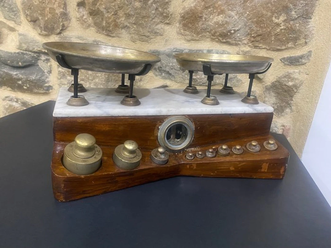 Balance or scale (2) - Wood, Brass, Marble - Antique scale