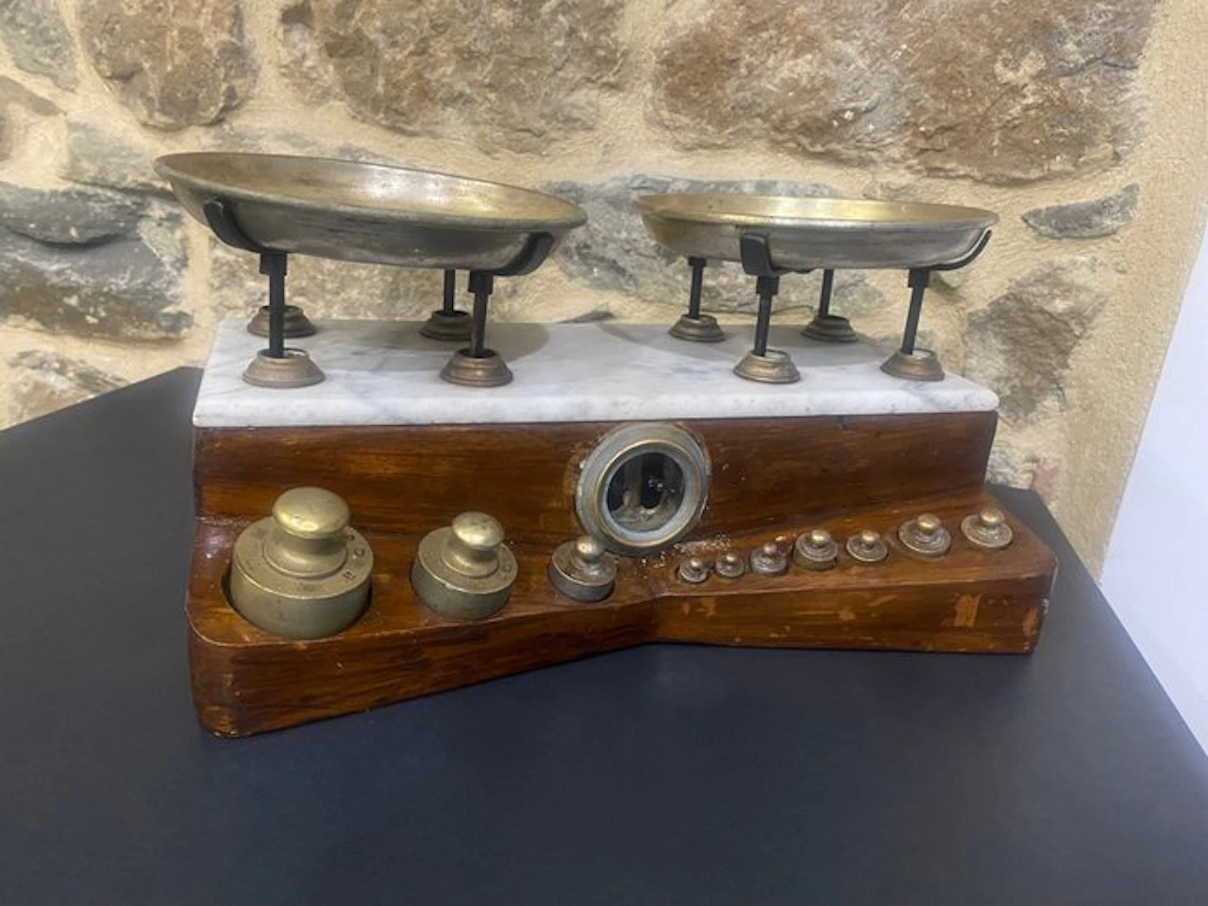 Balance or scale (2) - Wood, Brass, Marble - Antique scale