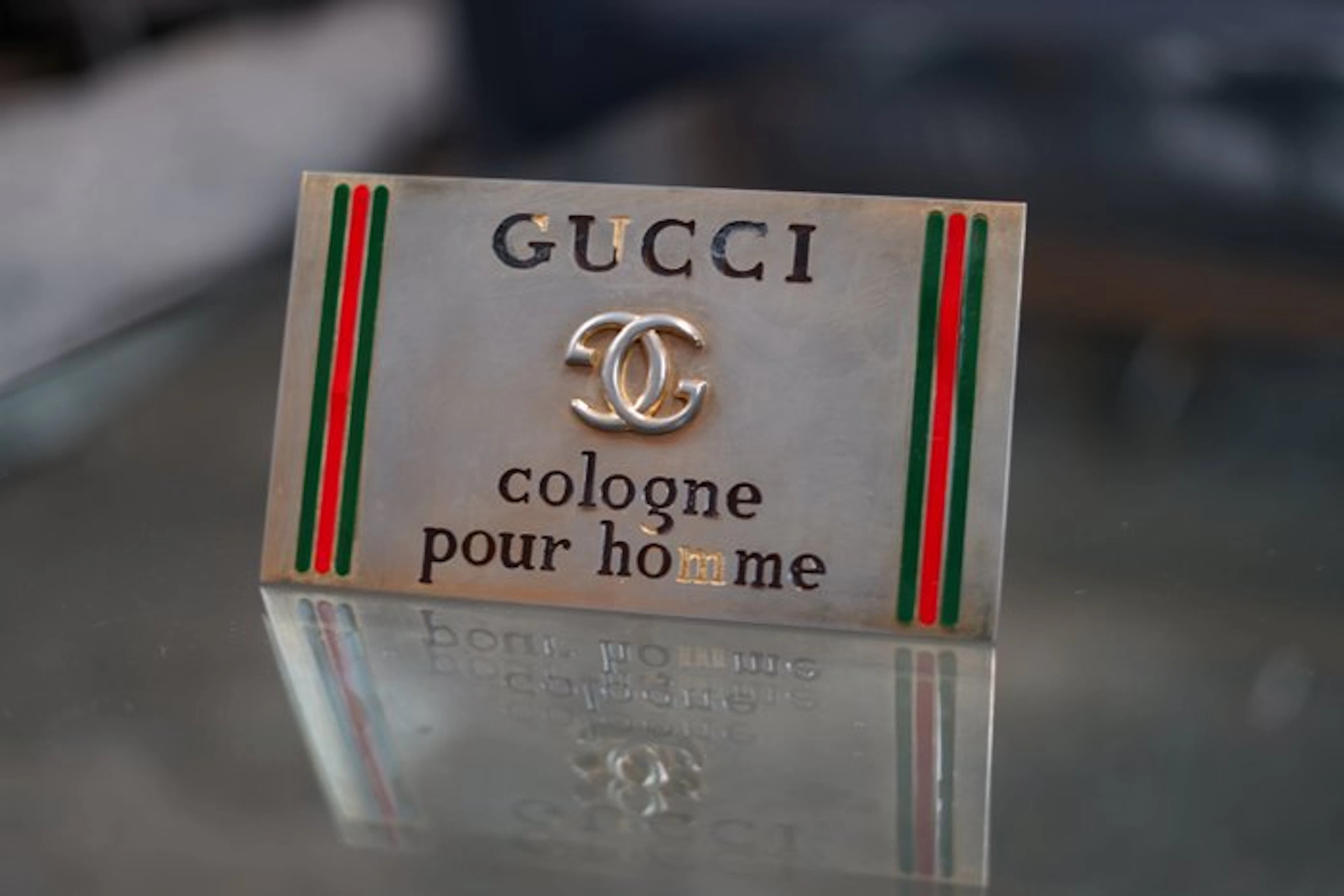 Gucci - GUCCI cologne pour homme plaque - Sign - Brass, Enamel