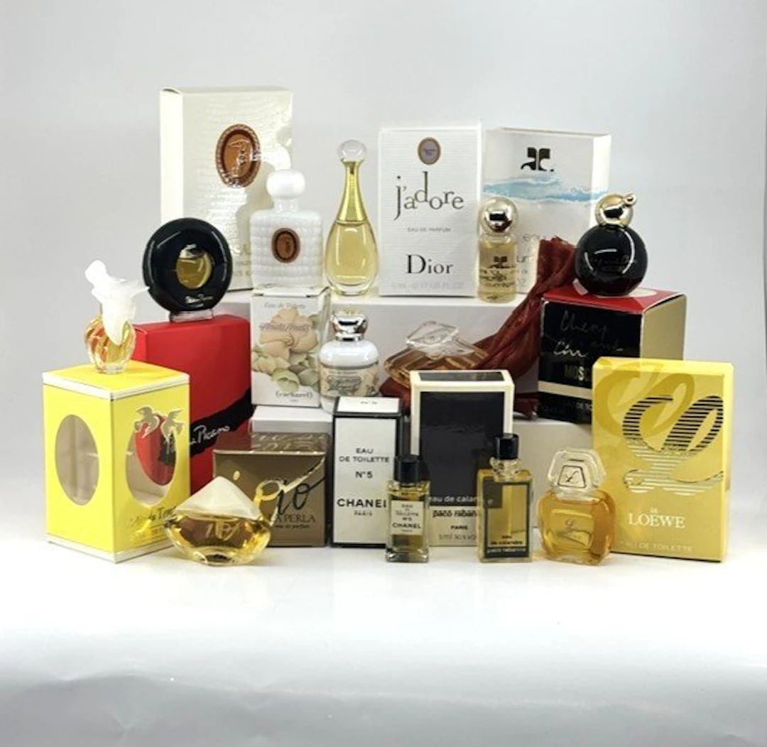 Themed collection - Vintage women's perfume miniatures - Chanel