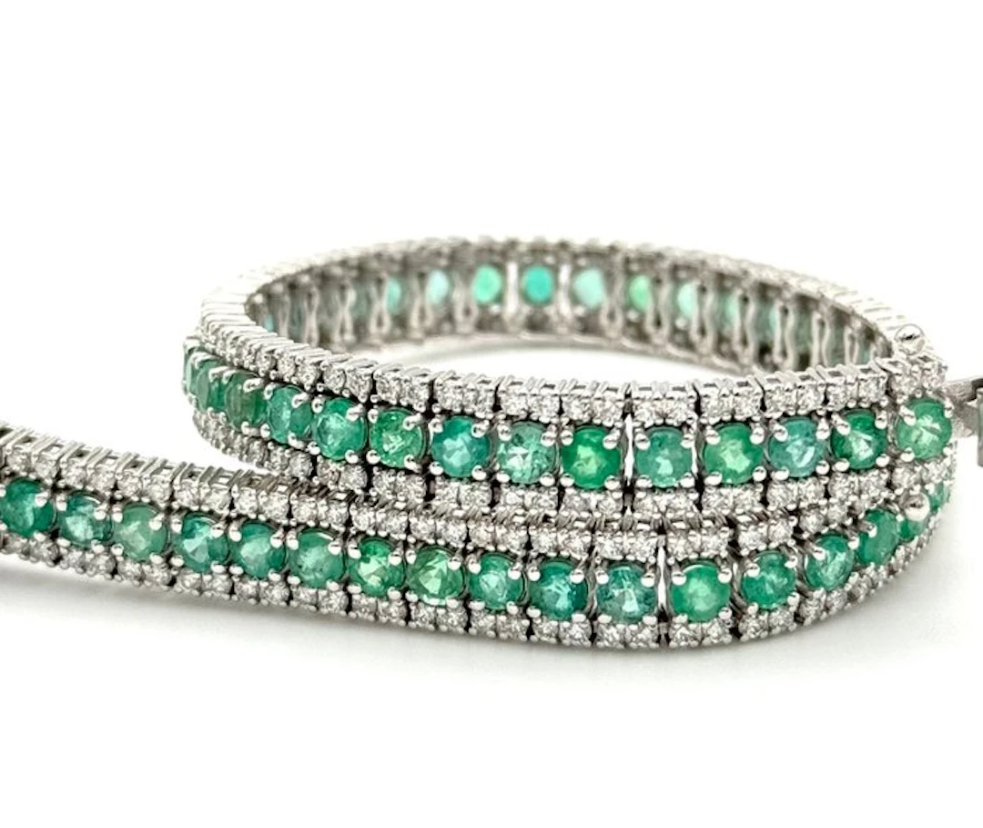 Tennis bracelet - 18 kt. White gold - 10.85ct. tw. Emerald - Diamond