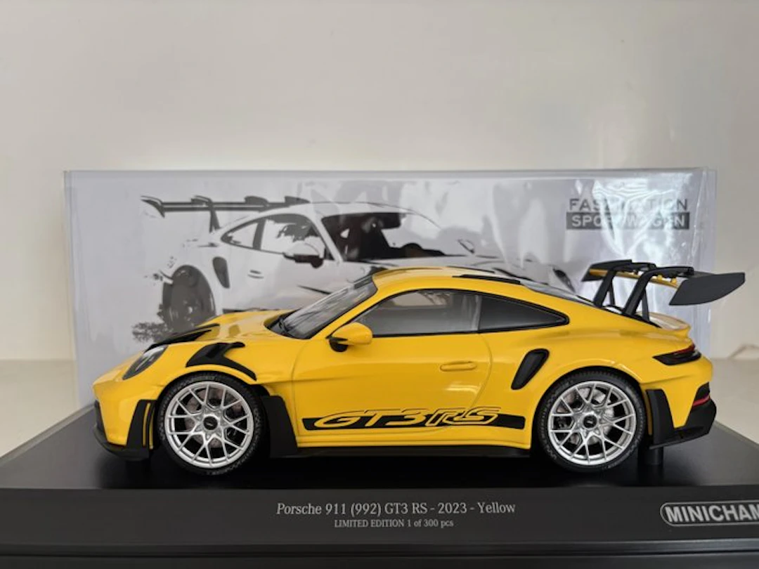 MiniChamps 1:18 - Model coupé - Porsche 911 (992) GT3 RS 2023