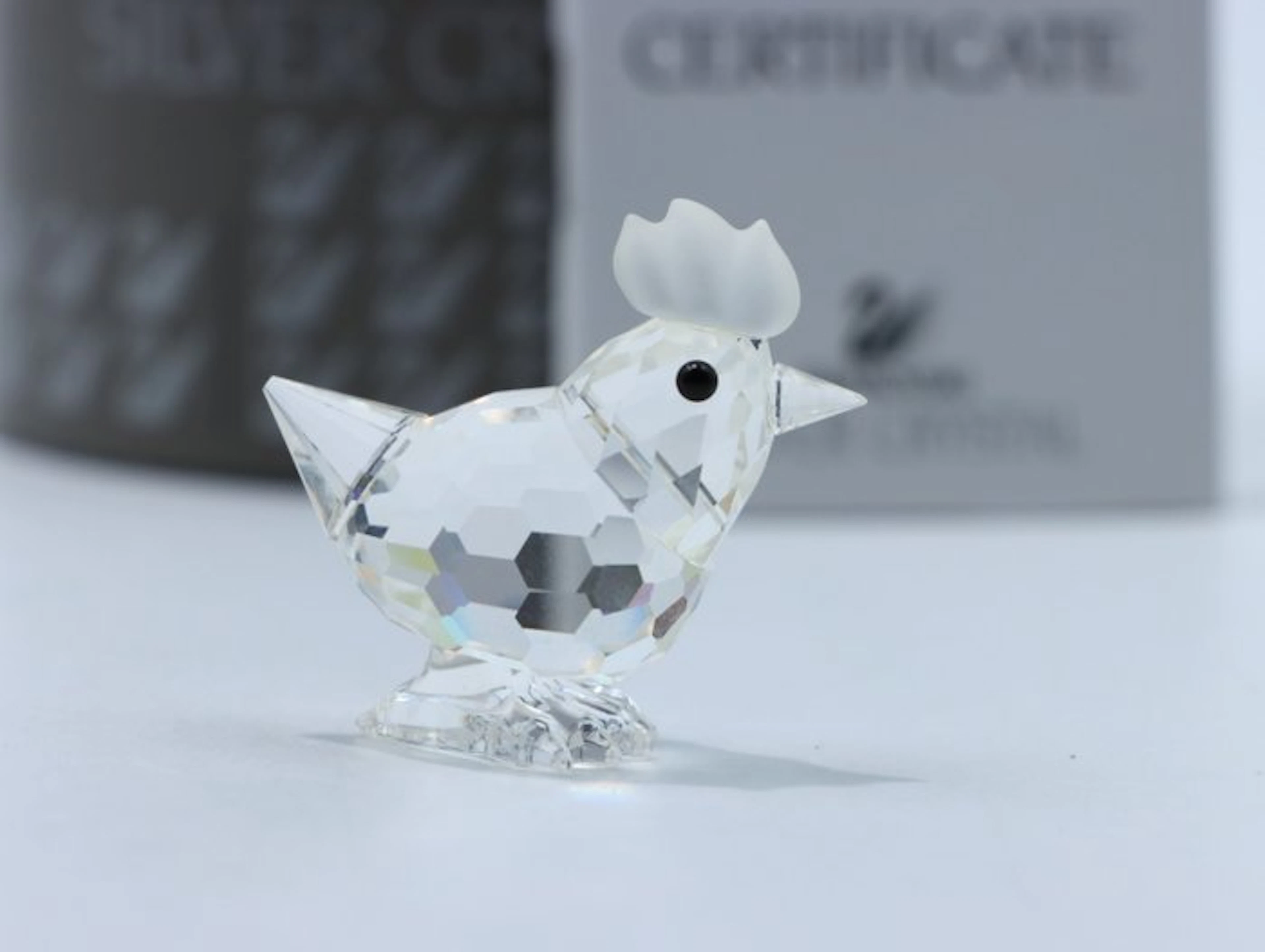 Figure - Swarovski - Kip (Boxed + certificate) - Crystal