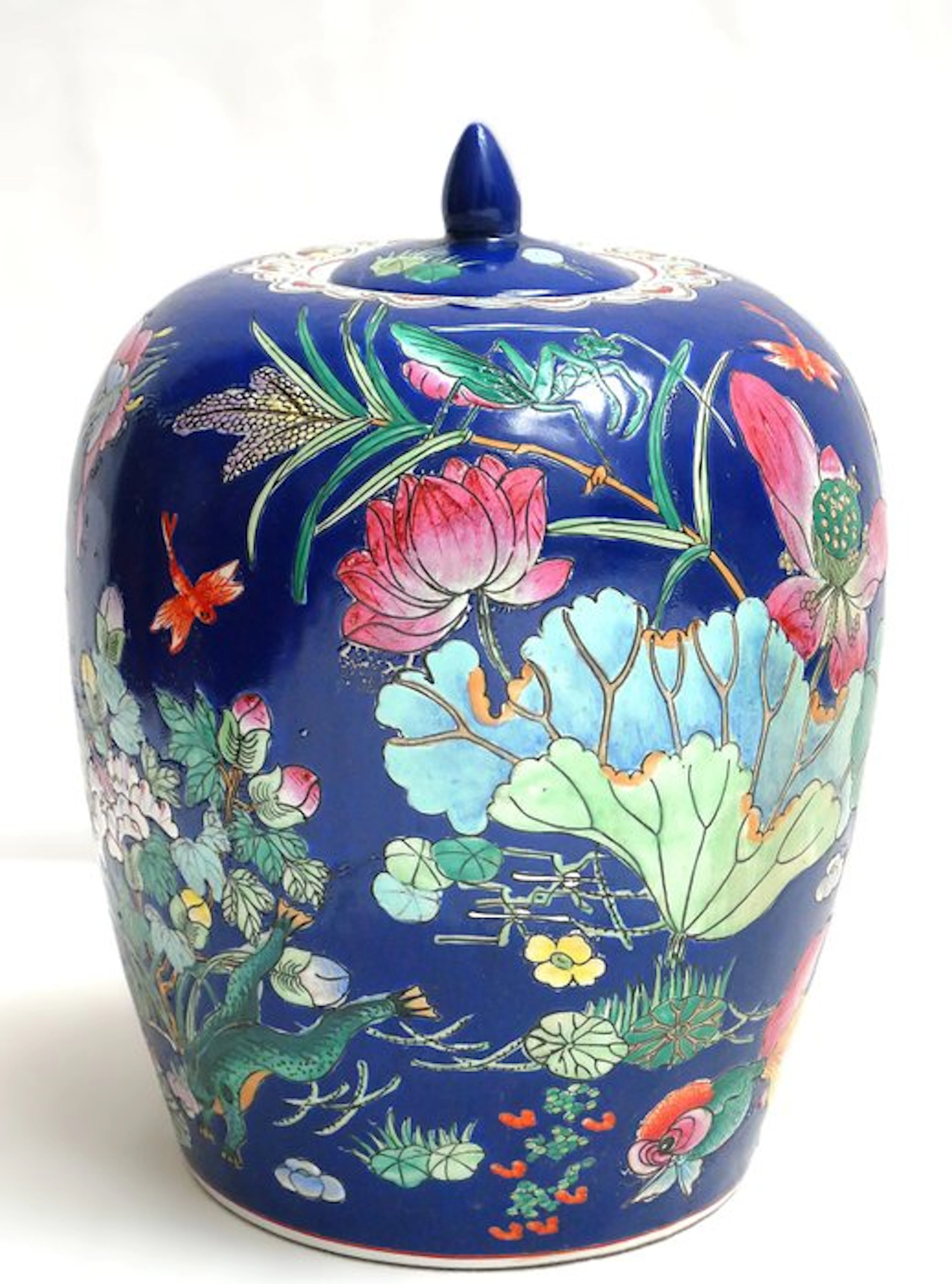 Lidded vase - Porcelain