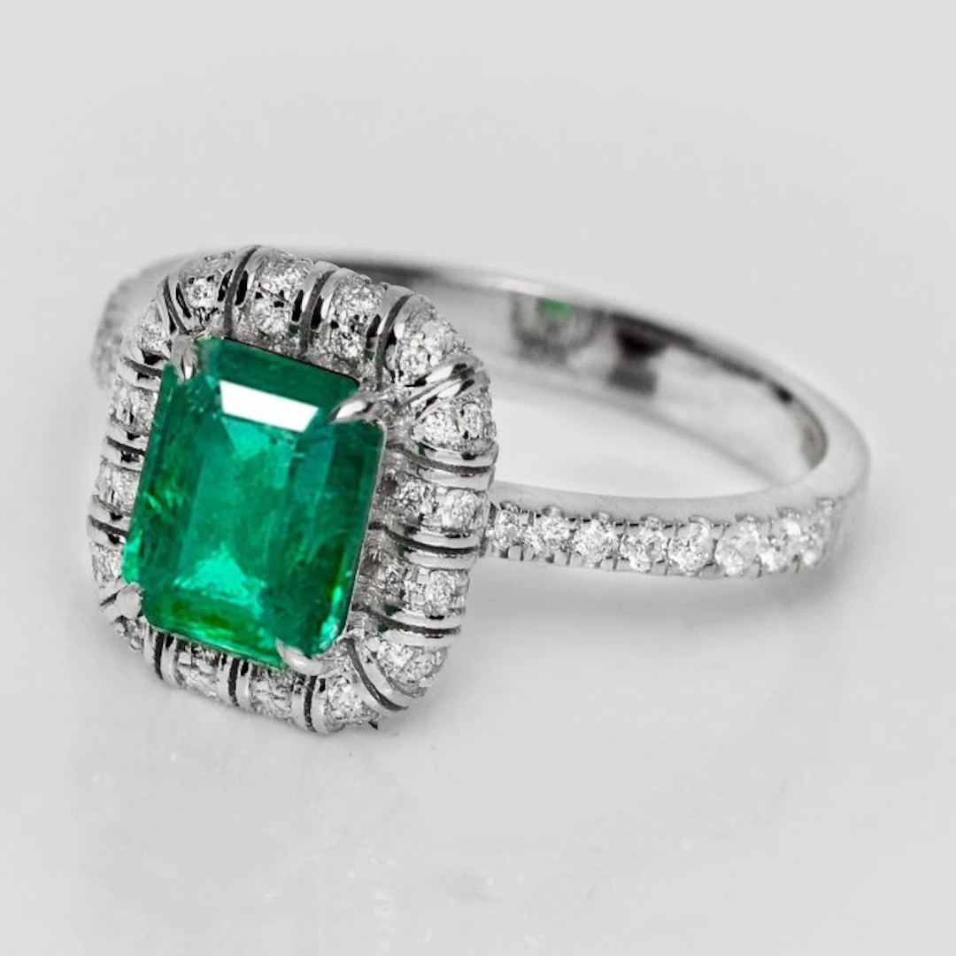 No reserve price - Ring - 18 kt. White gold - 1.55ct. tw. Emerald - Diamond
