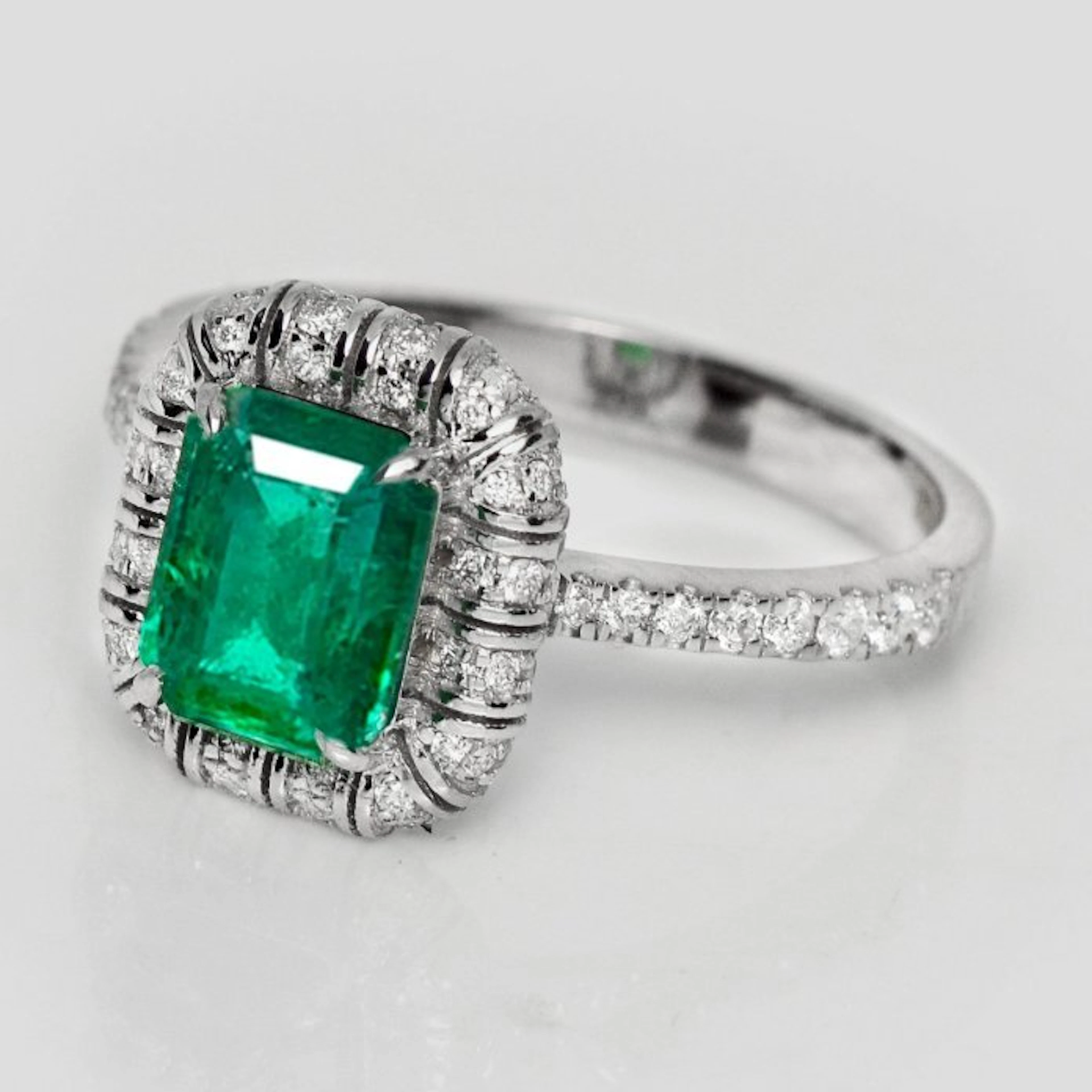 No reserve price - Ring - 18 kt. White gold - 1.55ct. tw. Emerald - Diamond