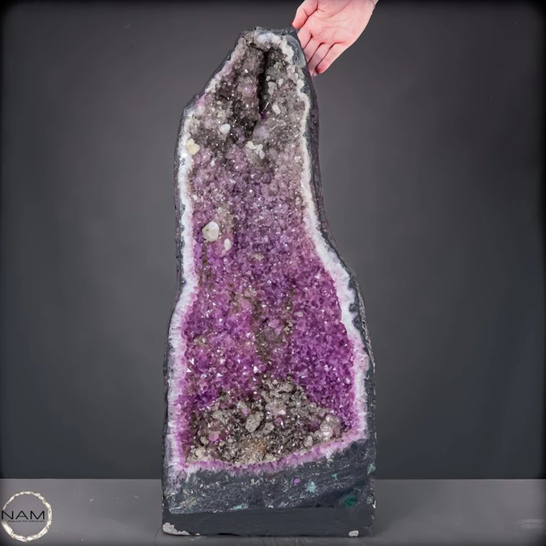 Rare natural gray-pink / purple amethyst and agate druze...