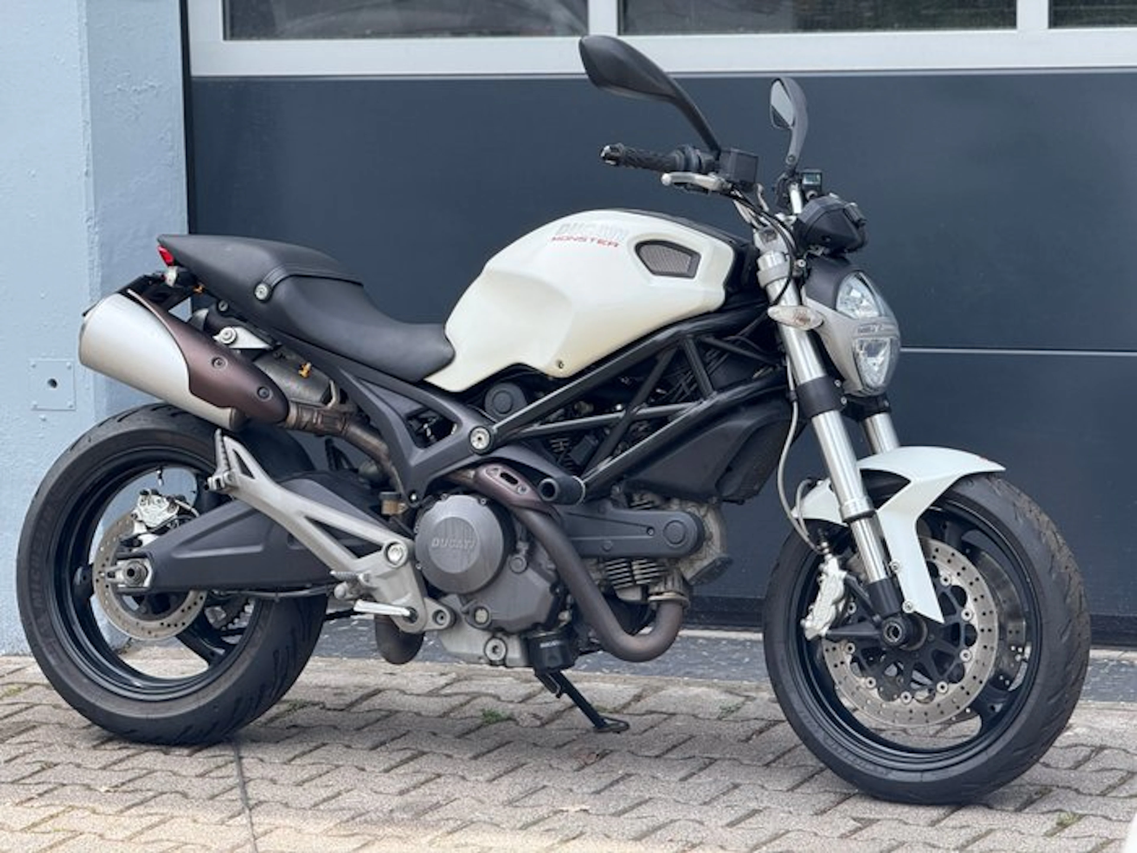 Ducati - Monster - 696 cc - 2011