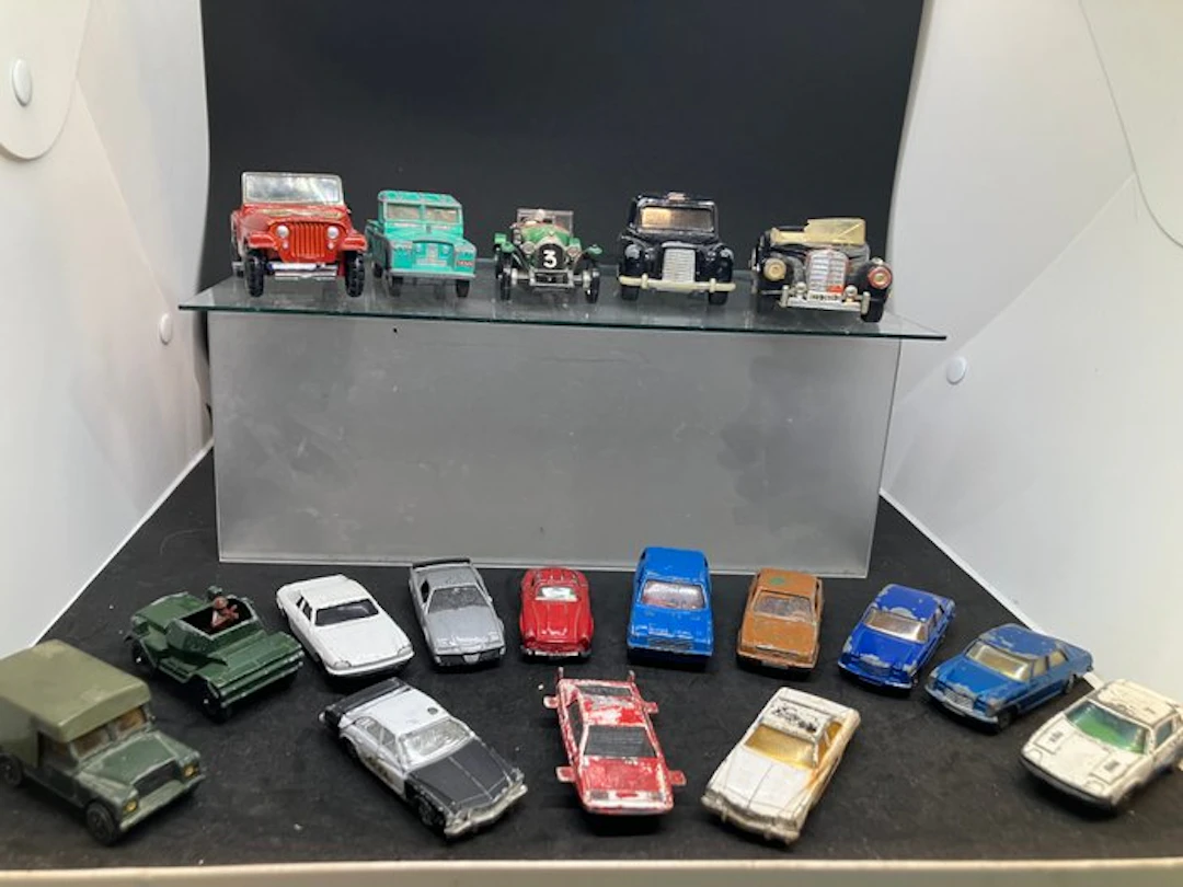 Corgi 1:64 - Model car (18) - Assortiment de petites...
