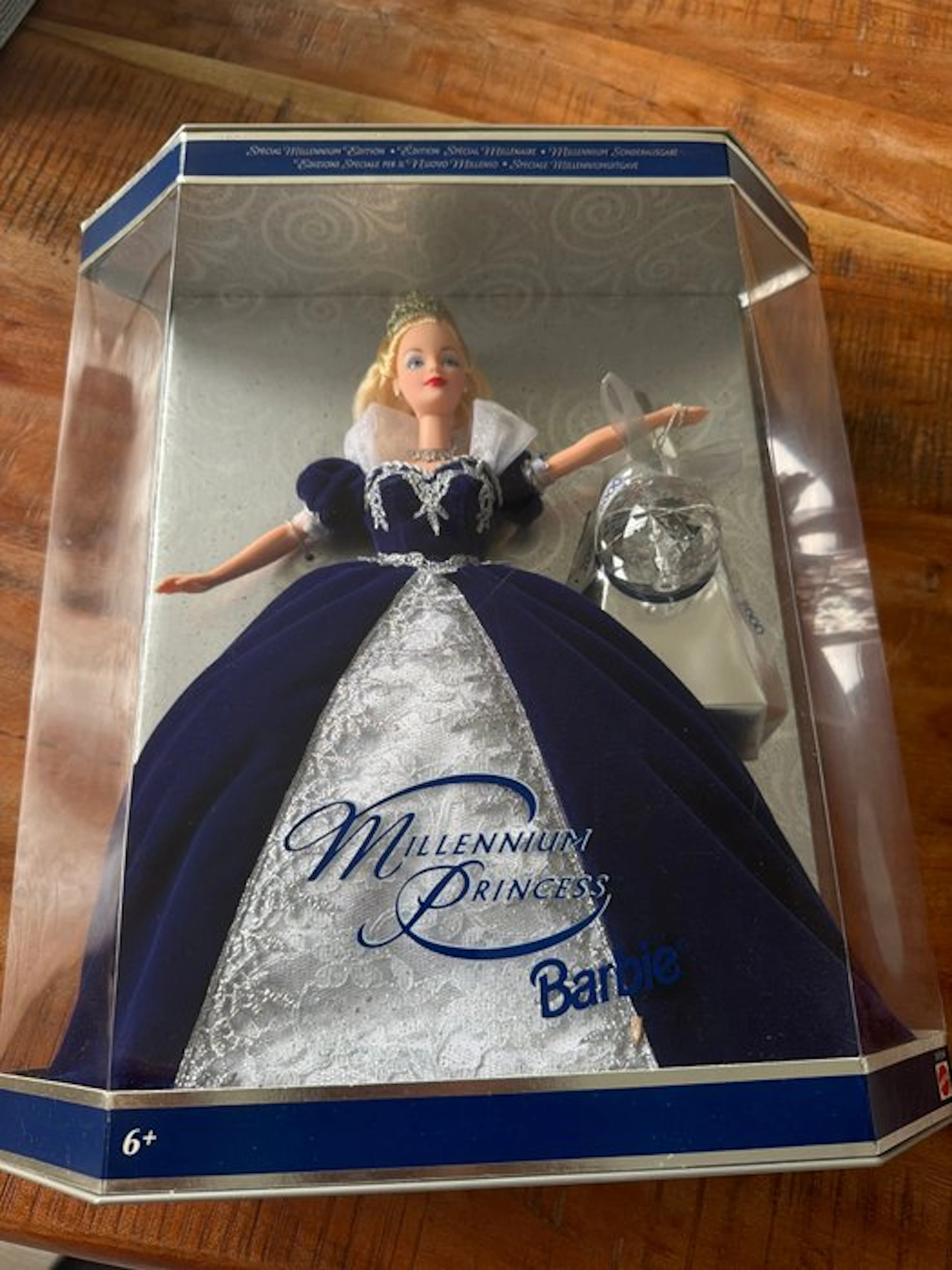 Barbie - Barbie doll Millennium Princess - 2000-2010 - China