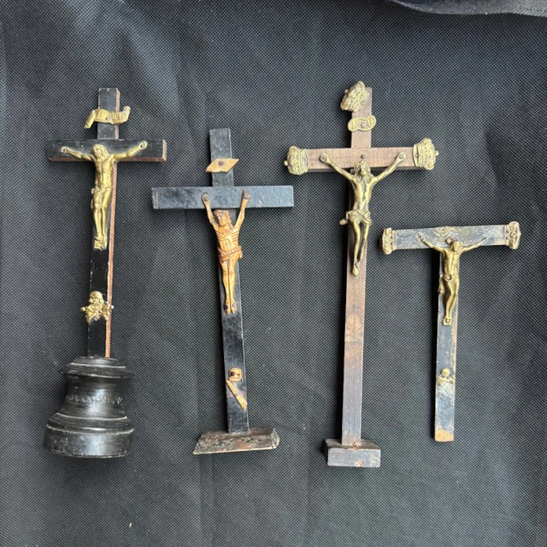 Antique inspired Cross (4) - Bone