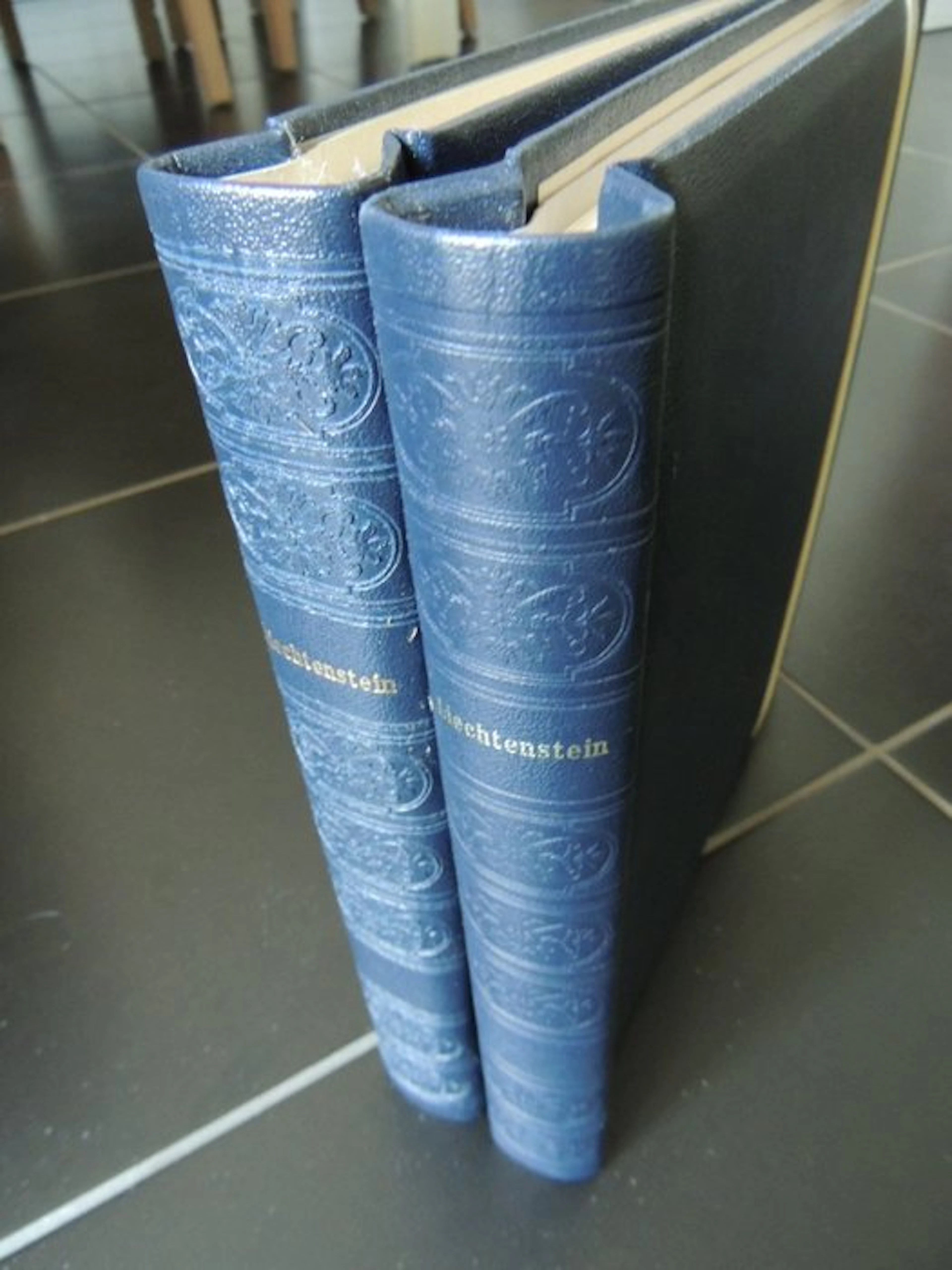 Liechtenstein 1960/1992 - Apparently complete collection in 2 Borek binders.