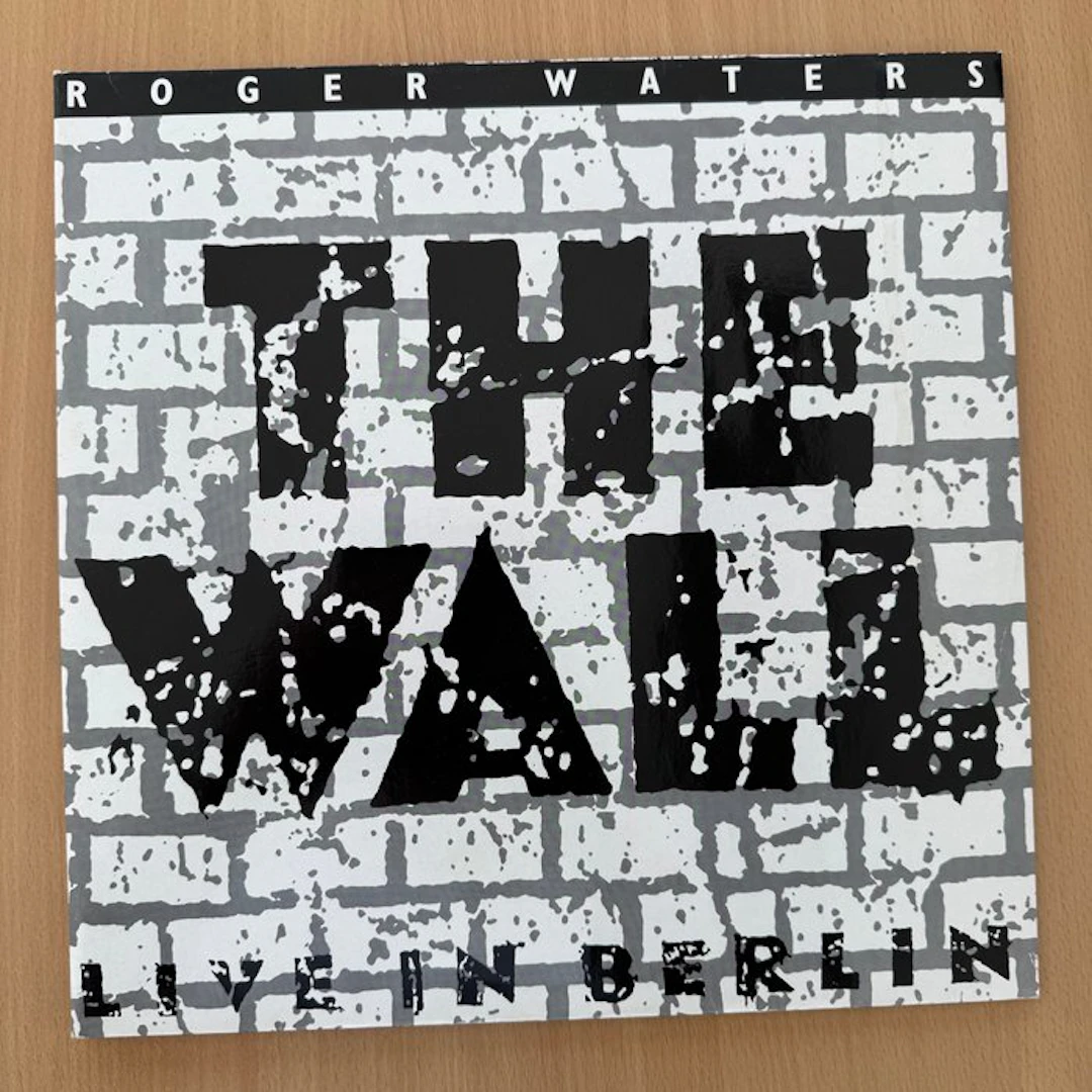 Roger Waters - The Wall Live in Berlin [UK first...