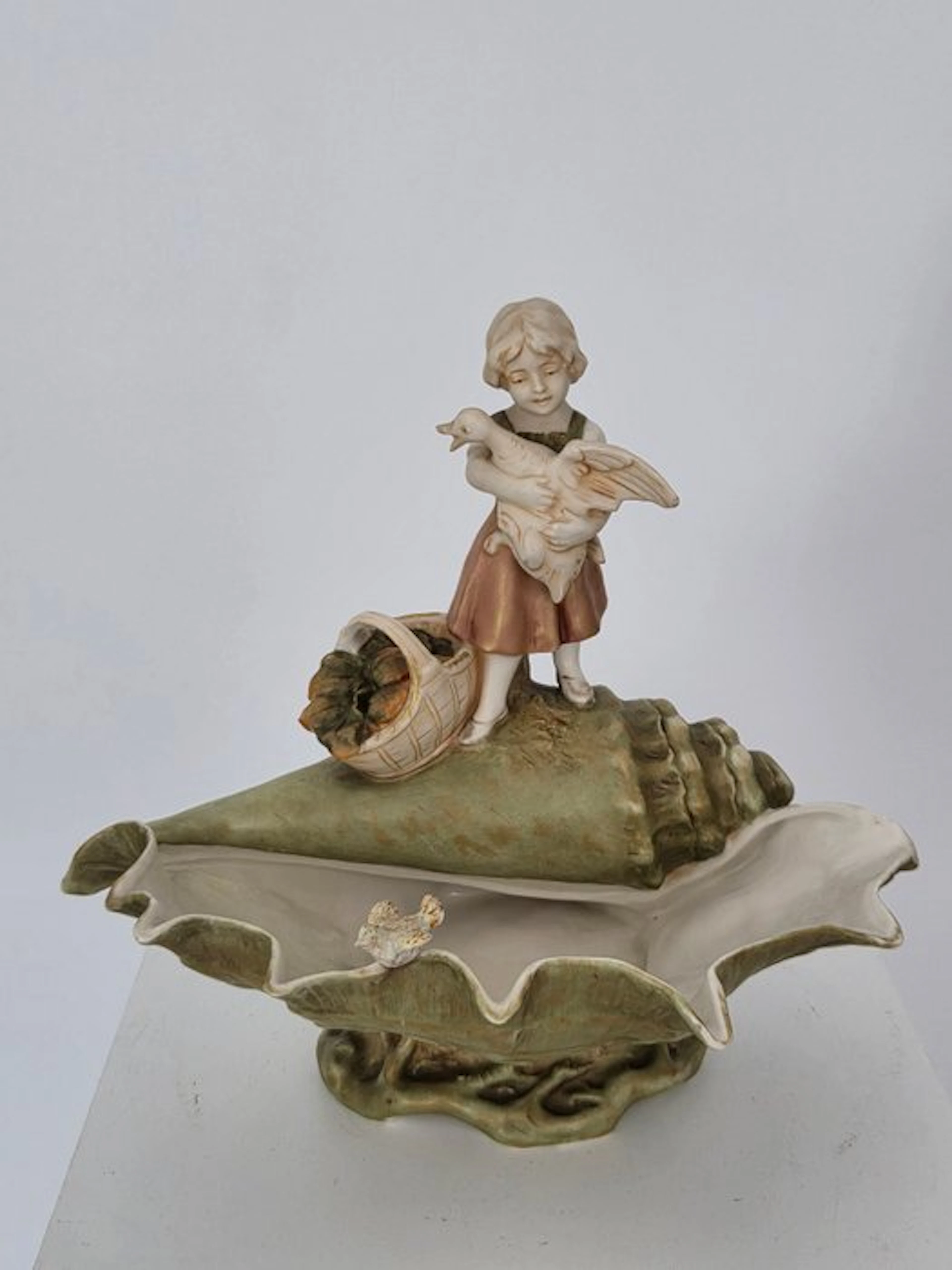 Royal Dux Bohemia - Figurine - Figural Centerpiece /...
