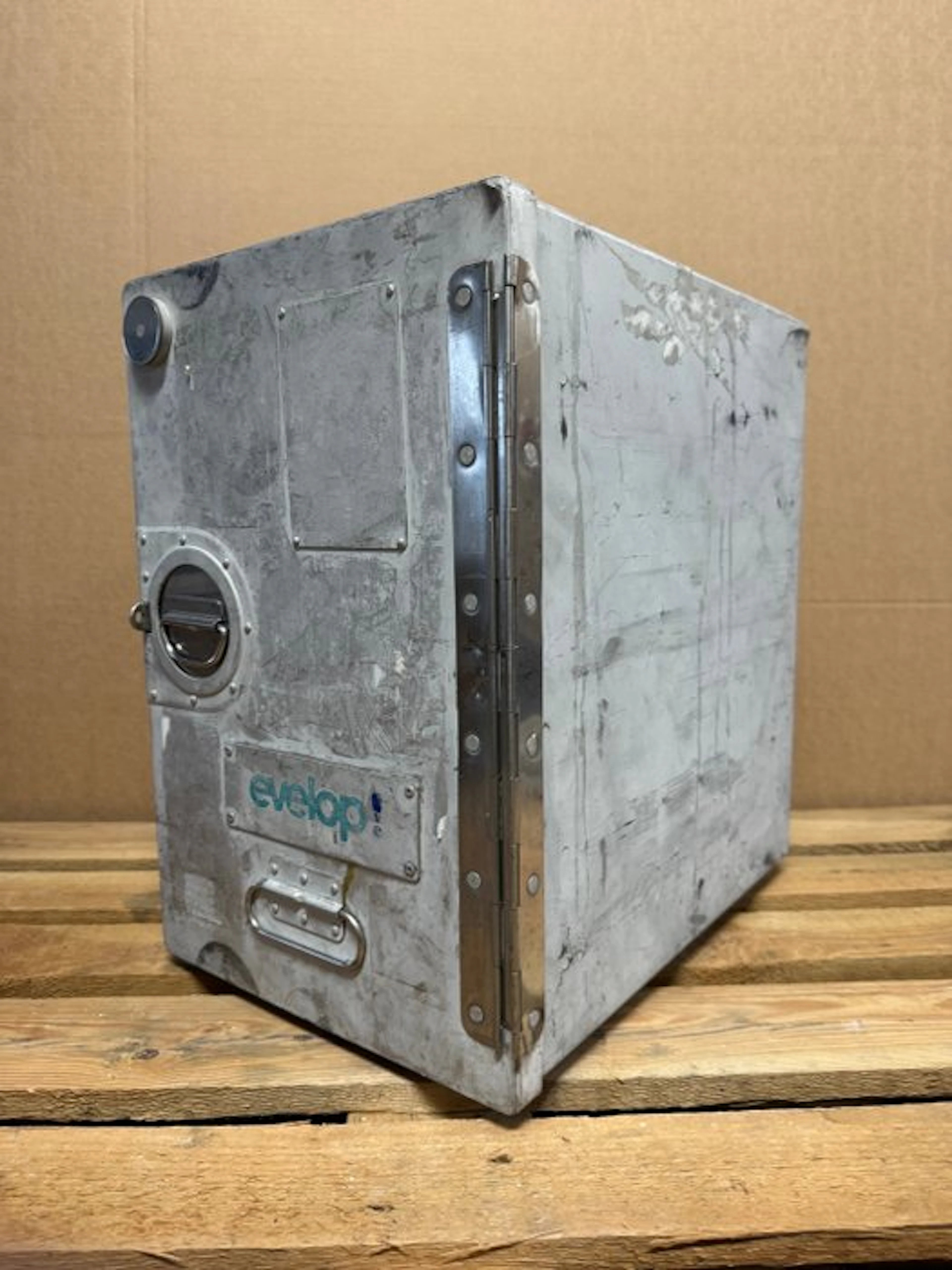 Driessen Aviation - Airline trolley - Galley container
