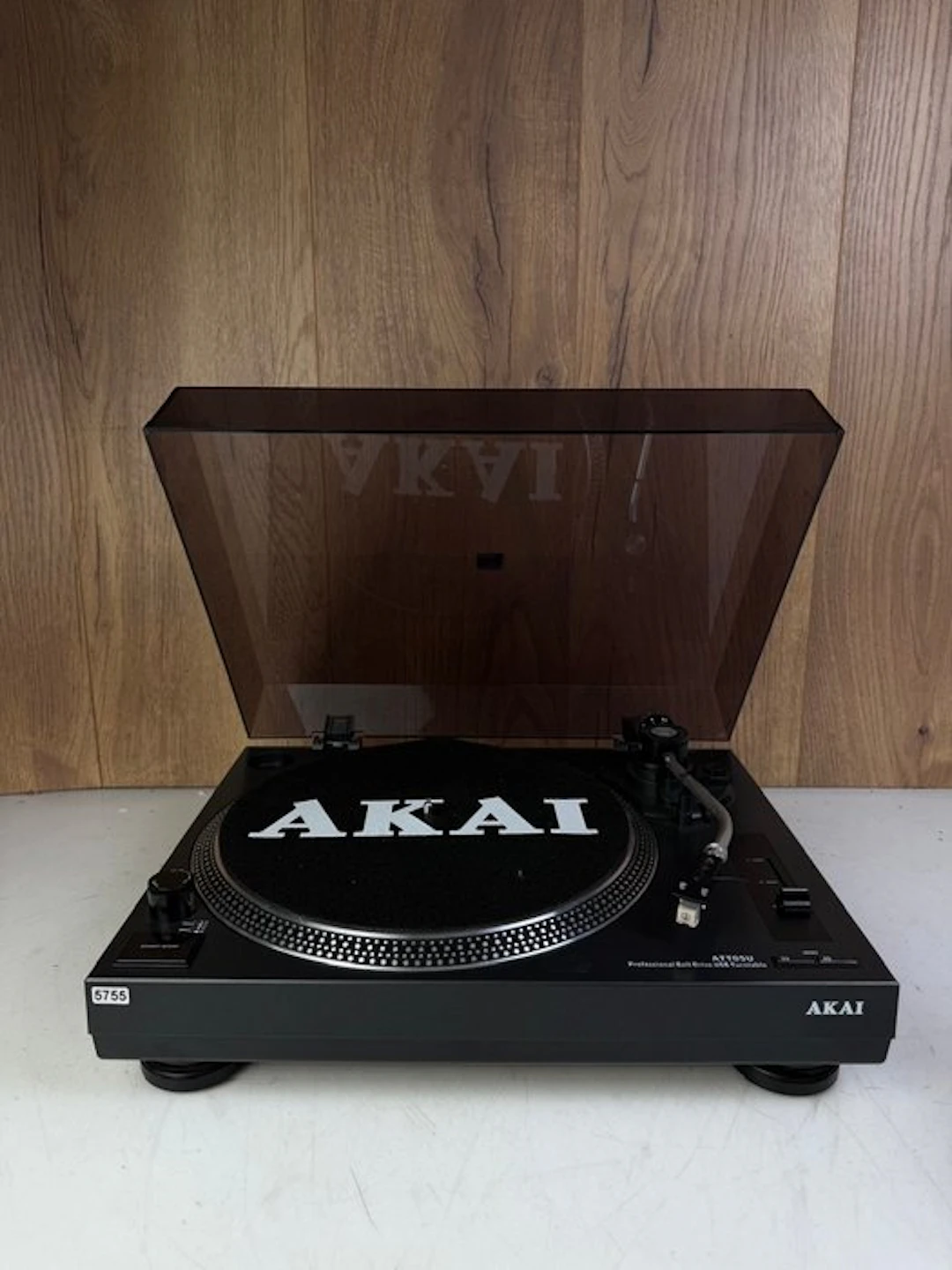 Akai - ATT05U - Professional Belt Drive USB Turntable Turntable