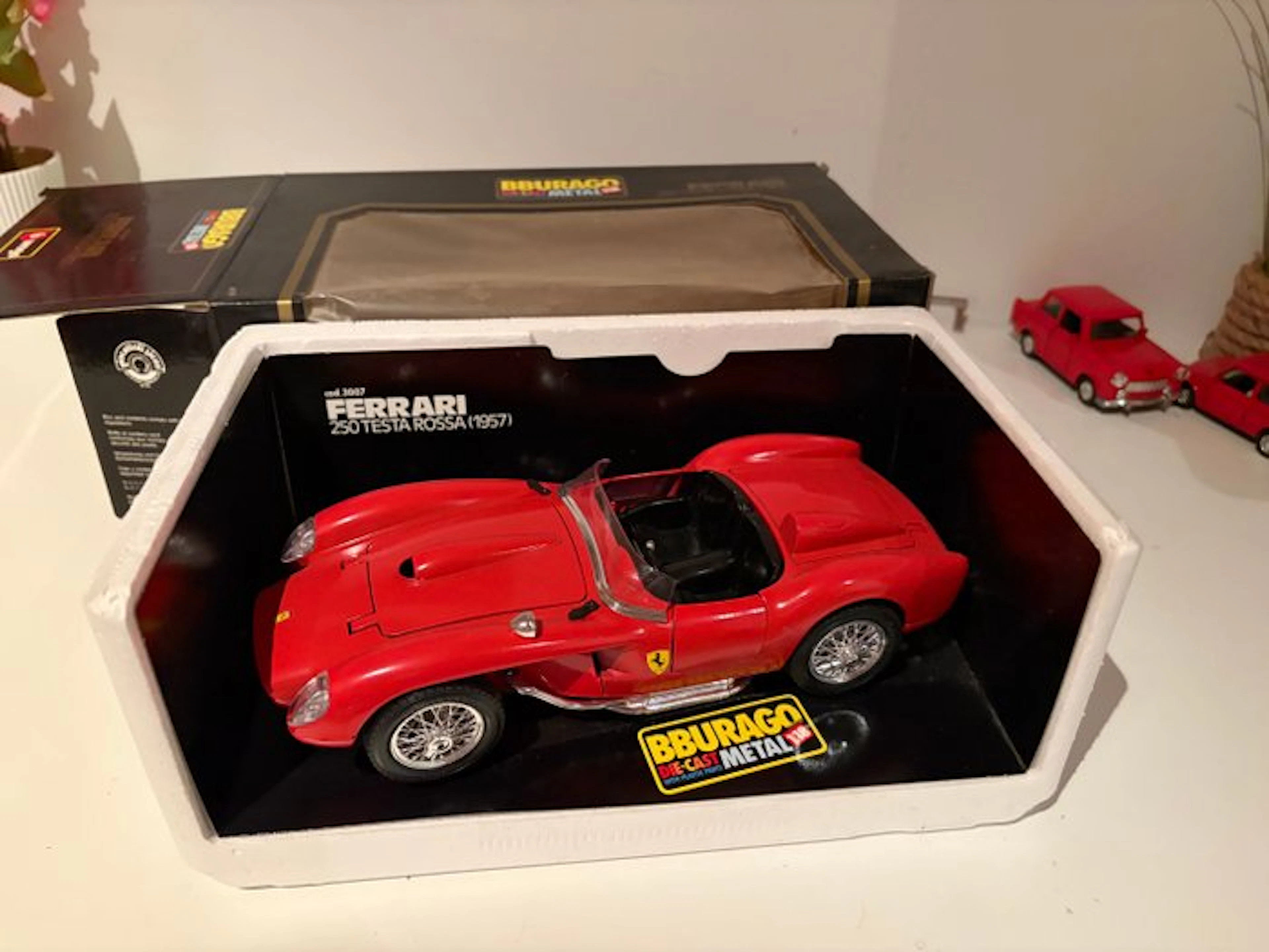 Bburago 1:18 - Model car - Ferrari 250 Testa Rossa