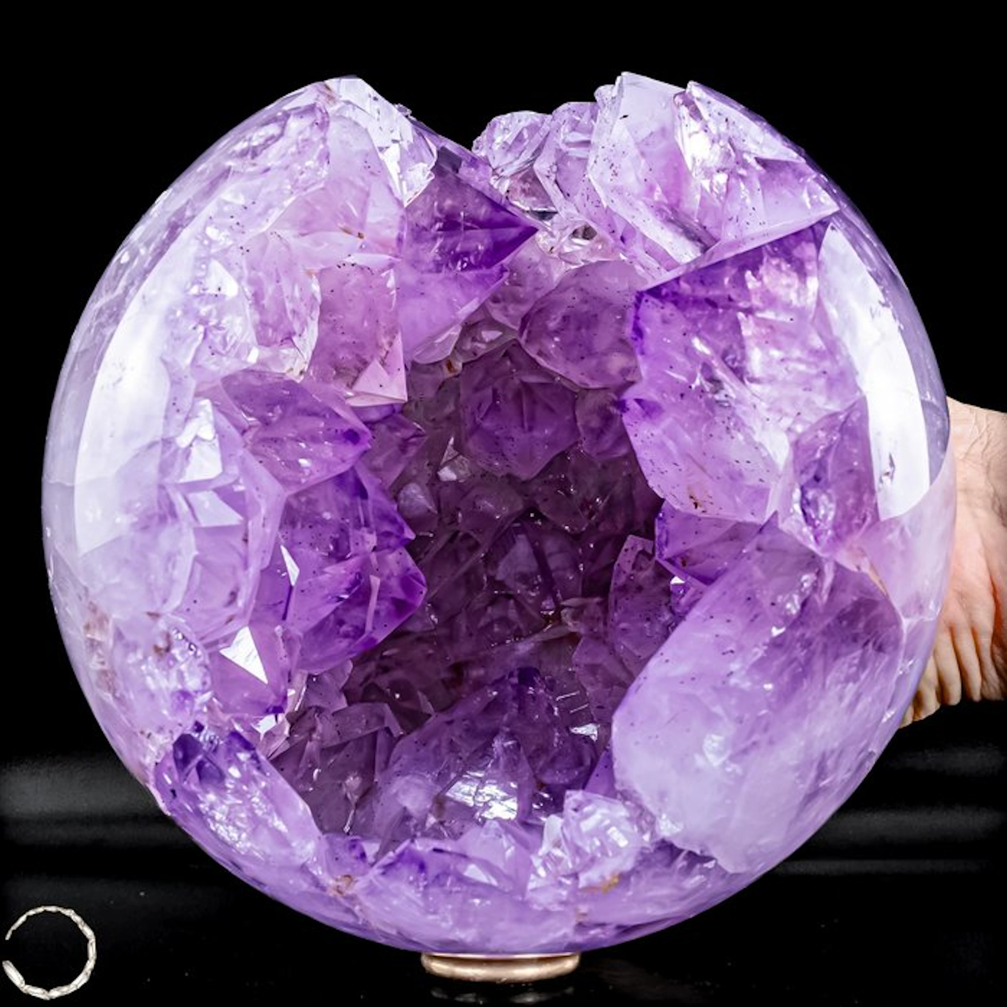 Natural amethyst sphere from Uruguay of the highest quality- 3776.96 g