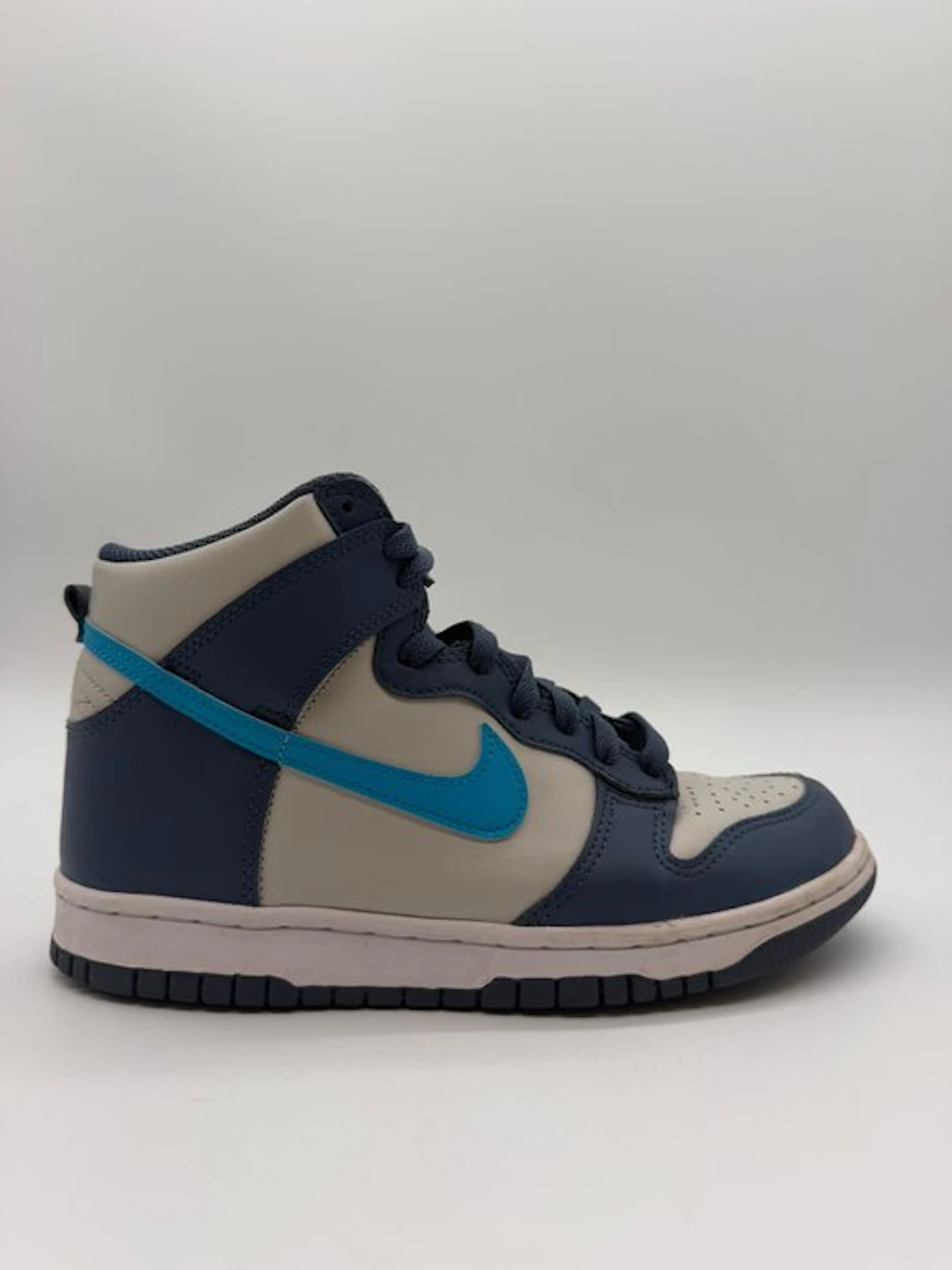 Nike - NIke Dunk High Light Bone Diffused Blue (GS) - Sneakers - Size: EU 38.5