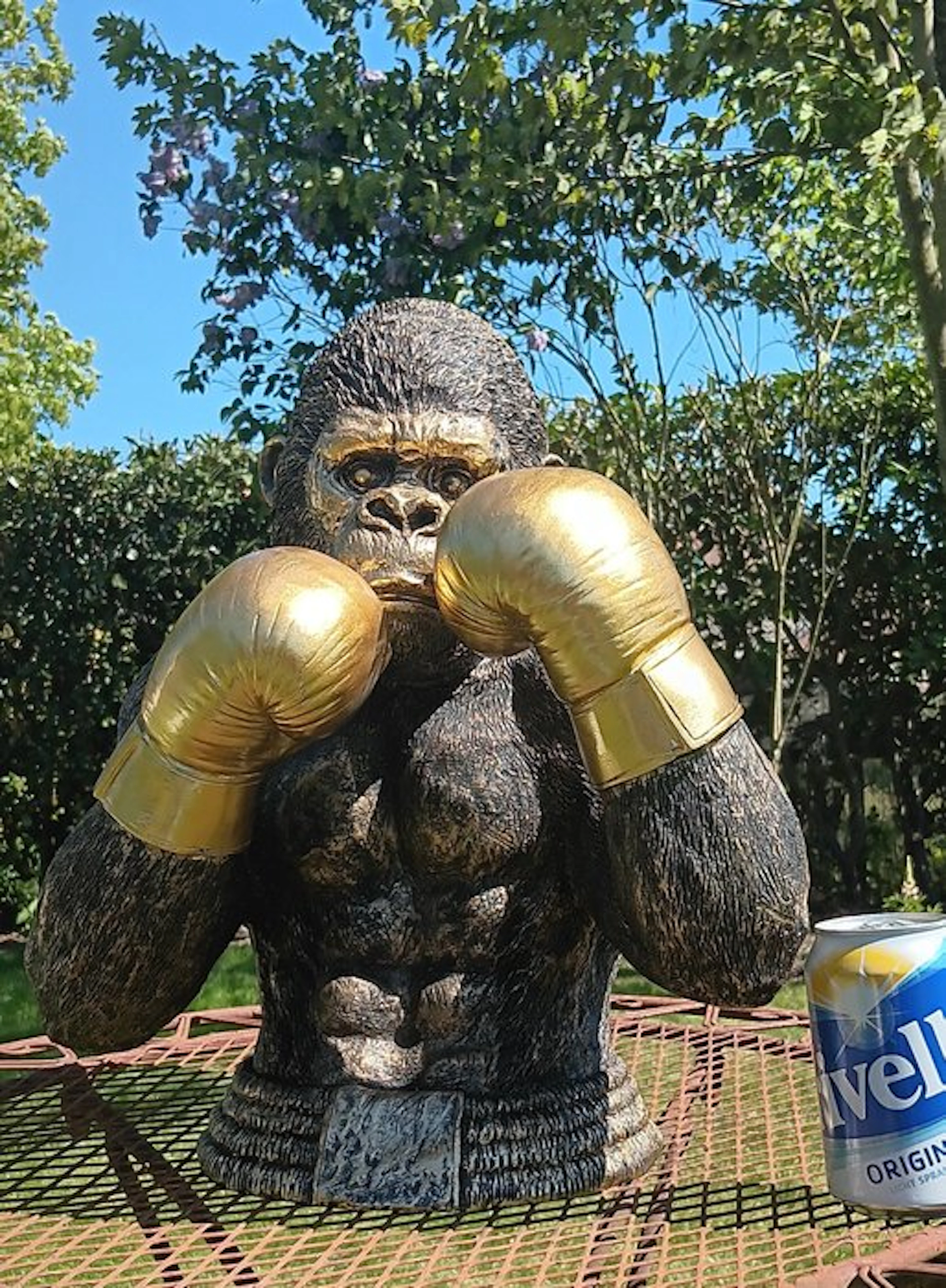 Statue, aparte gorilla met bokshandschoenen - 42 cm - resin mgo