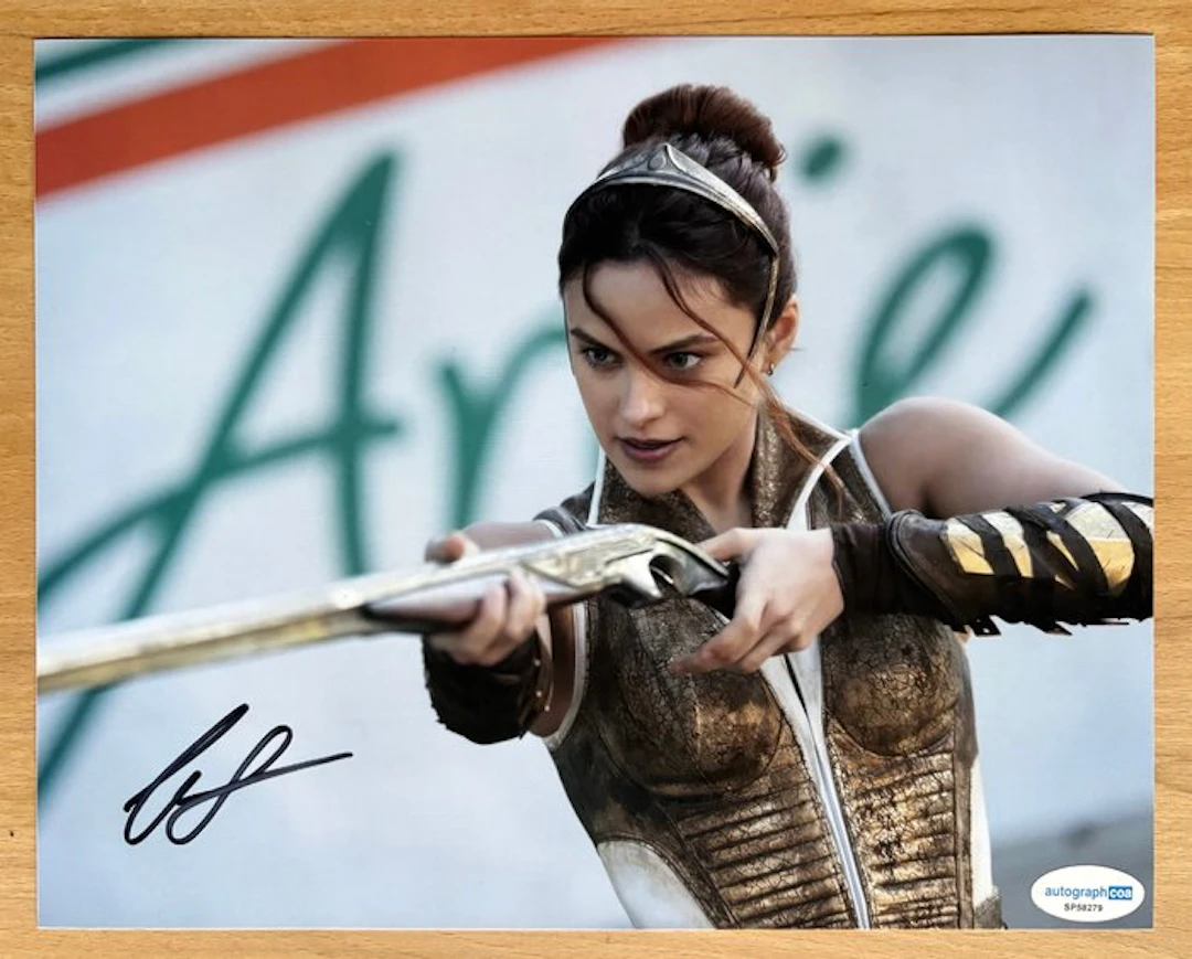Camila Mendes - hand signed 20x25cm Photo | Teela | Bild...