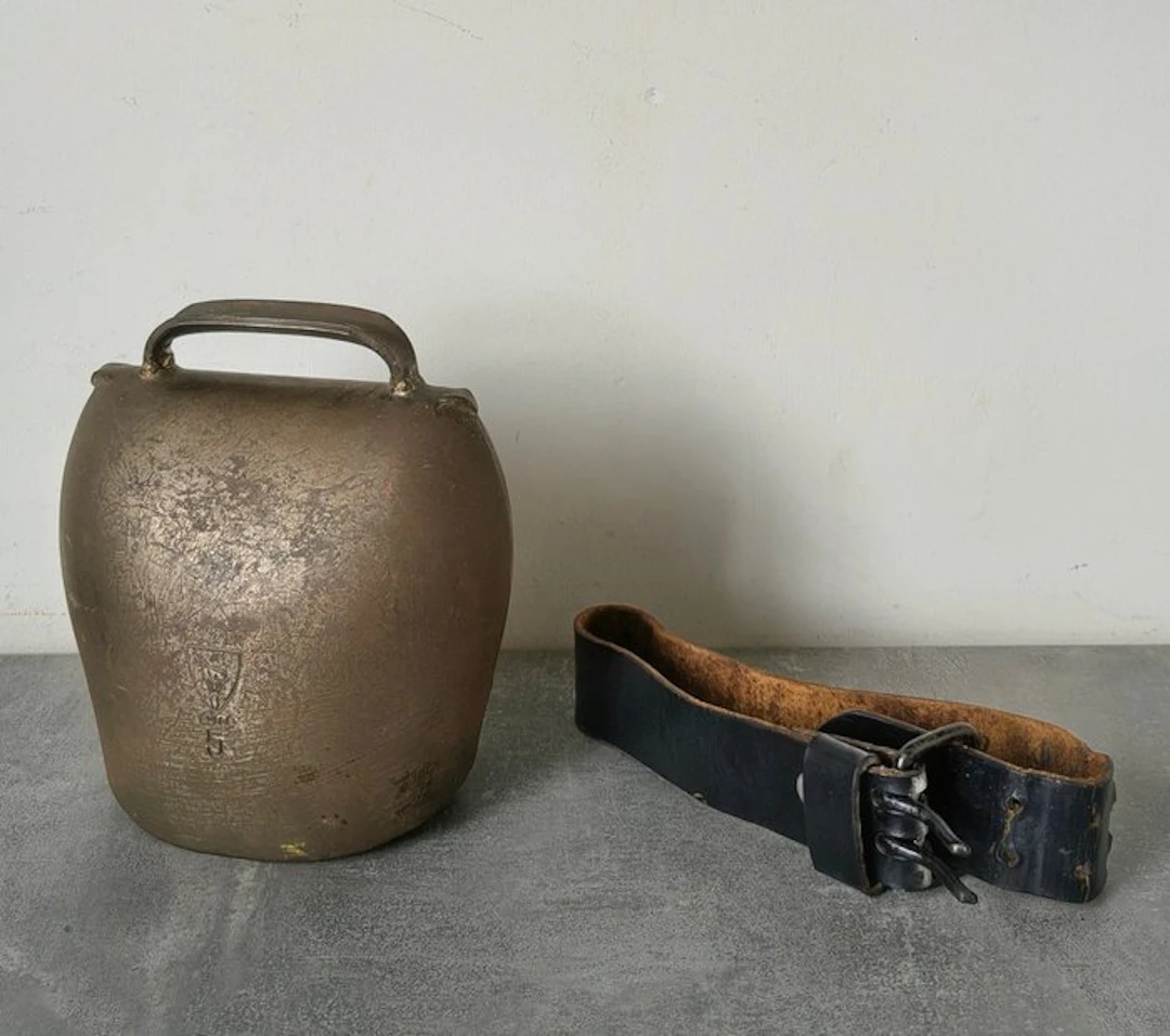 Decorative ornament - Firmann - Big cow bell...