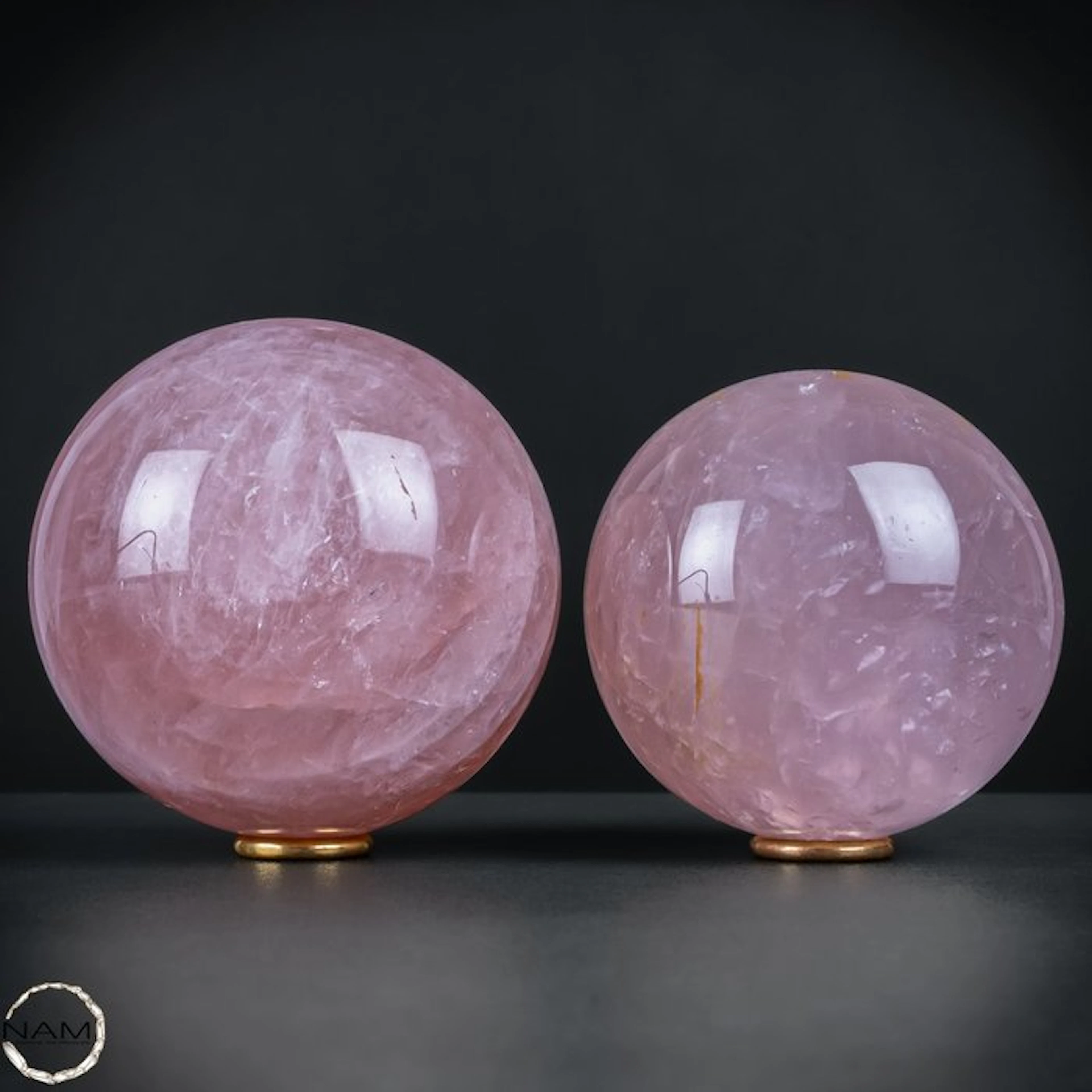 Elegant rose quartz ball set – delicate natural pink...