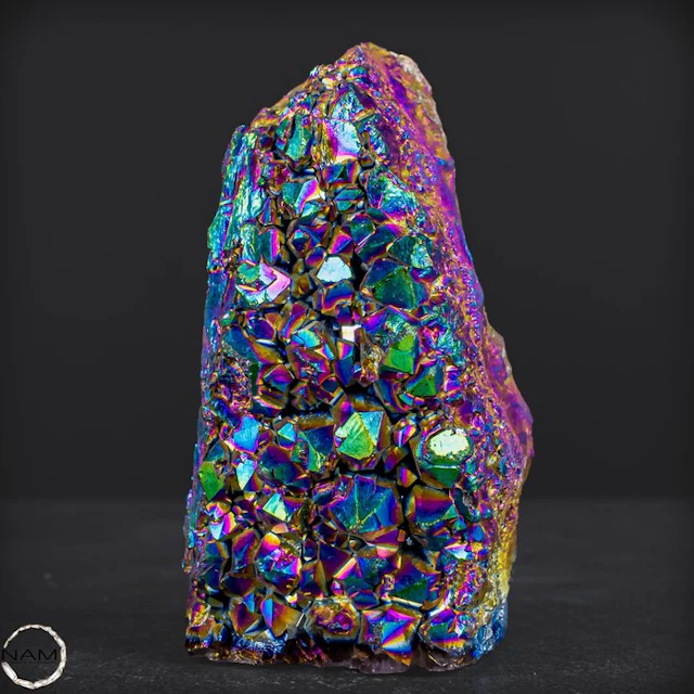 Rare, beautiful Aura-Amethyst Geode- 258.77 g
