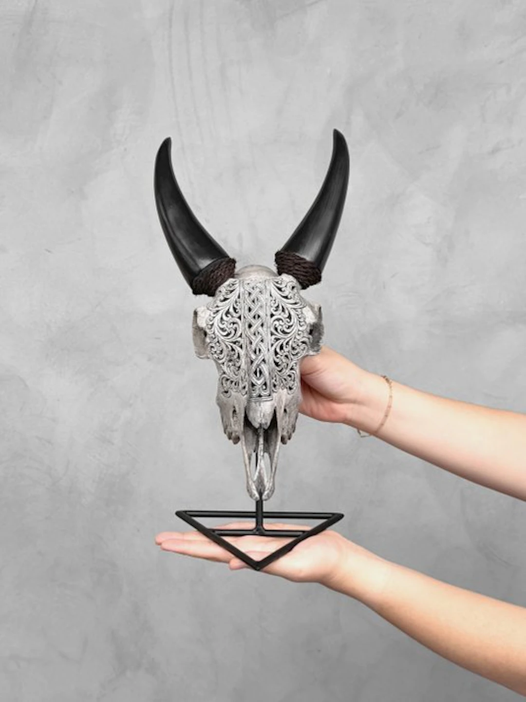 NO RESERVE PRICE - Authentic Grey Carved Goat Skull on a...