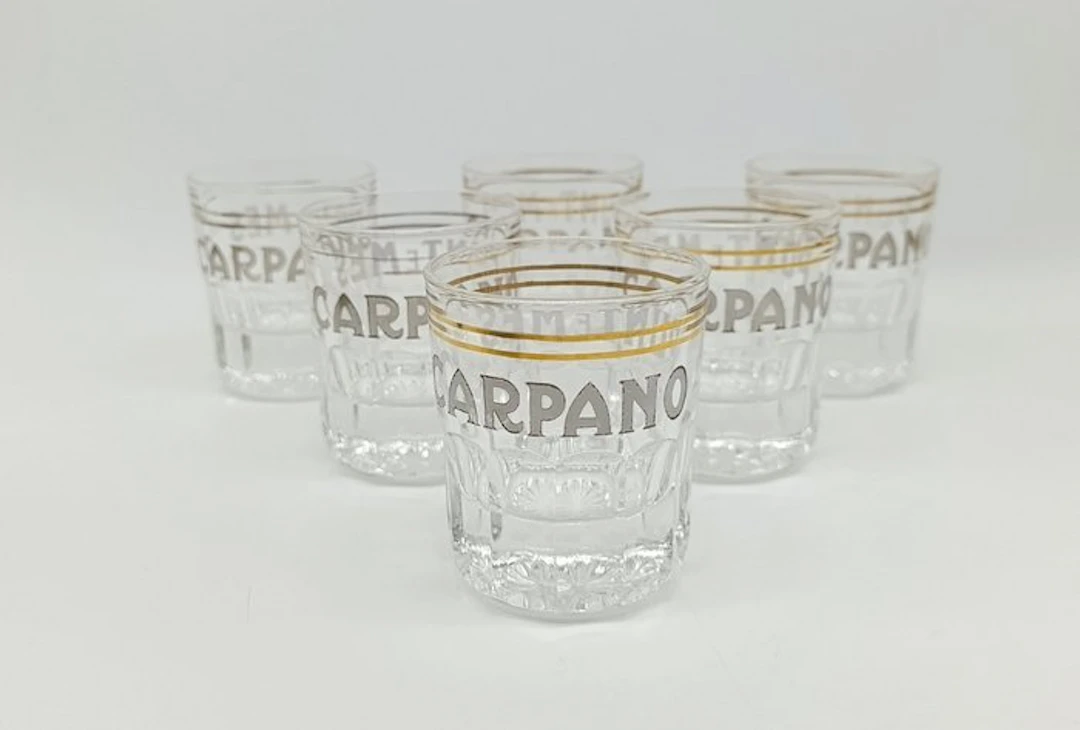 Drinking service - Glass - A set of six glasses for...