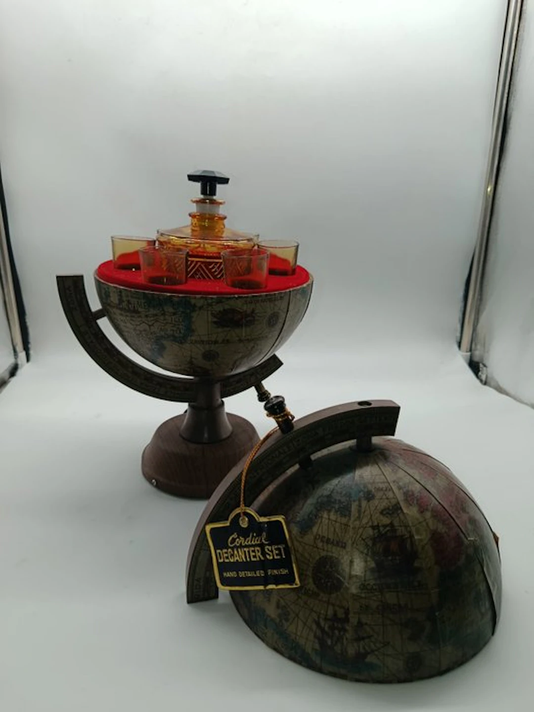 Terrestrial table globe