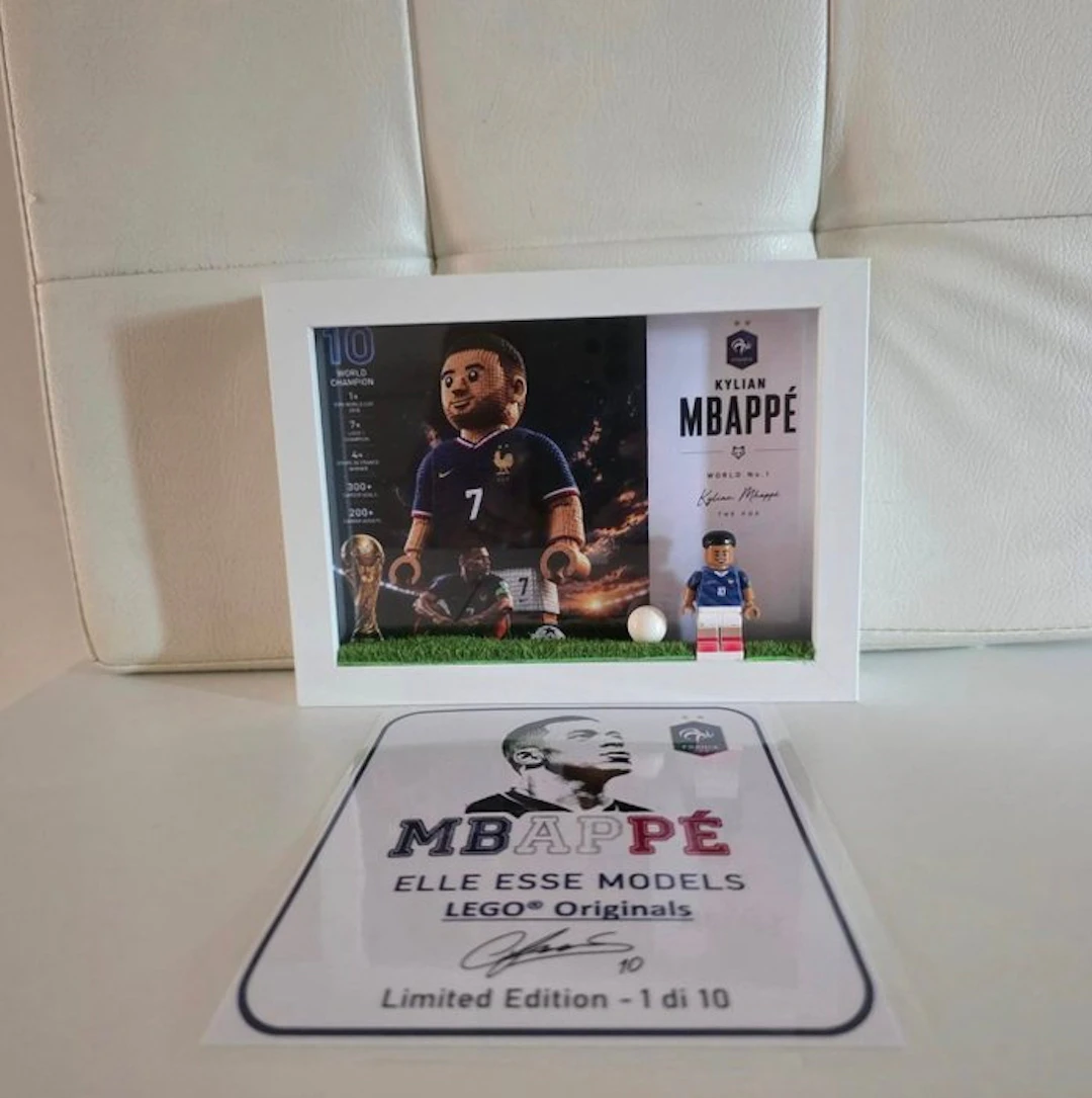 LEGO - Limited edition 1 di 10 - “Kylian Mbappé” Limited...