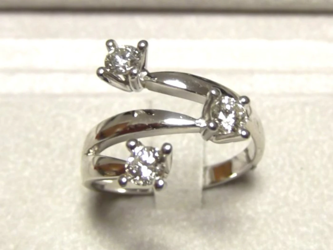Ring - 18 kt. White gold - 0.75ct. tw. Diamond (Natural)