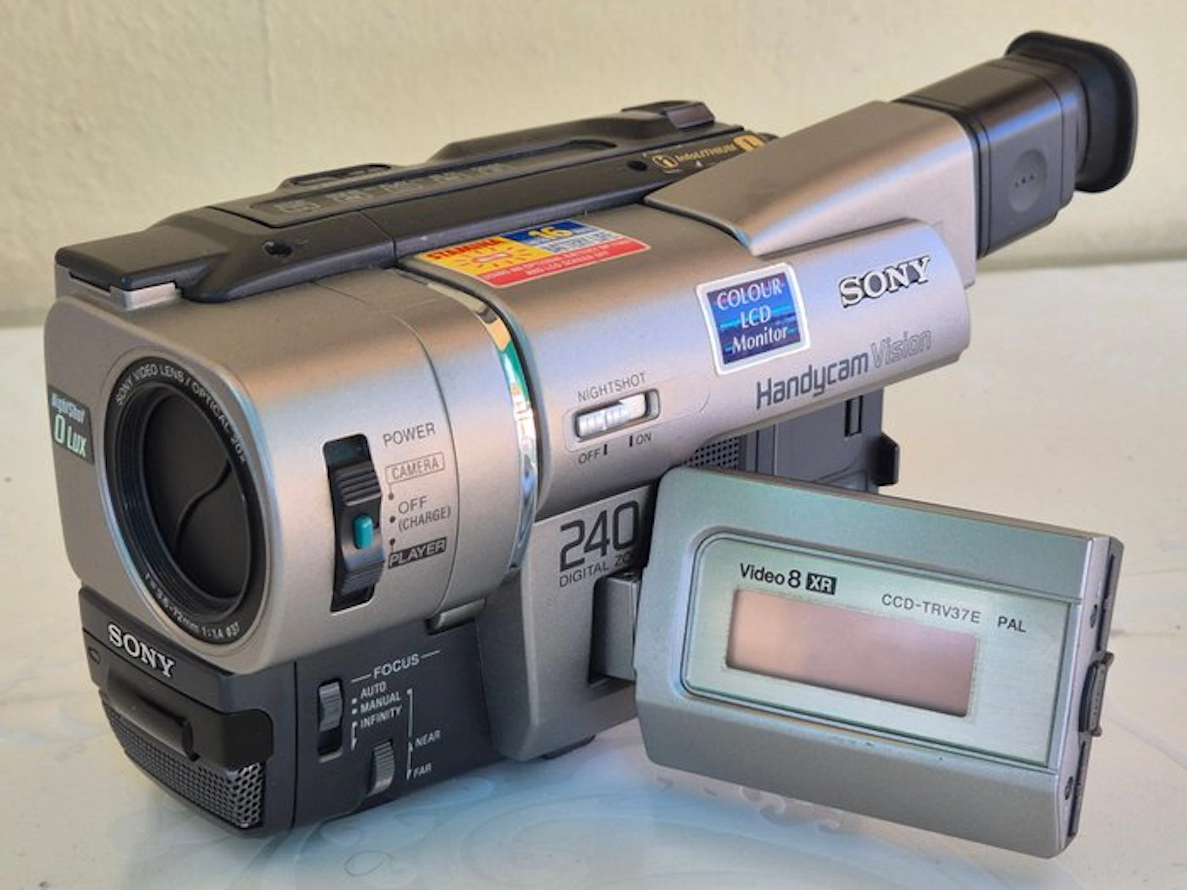 Sony CCD-TRV37E Video8 camera