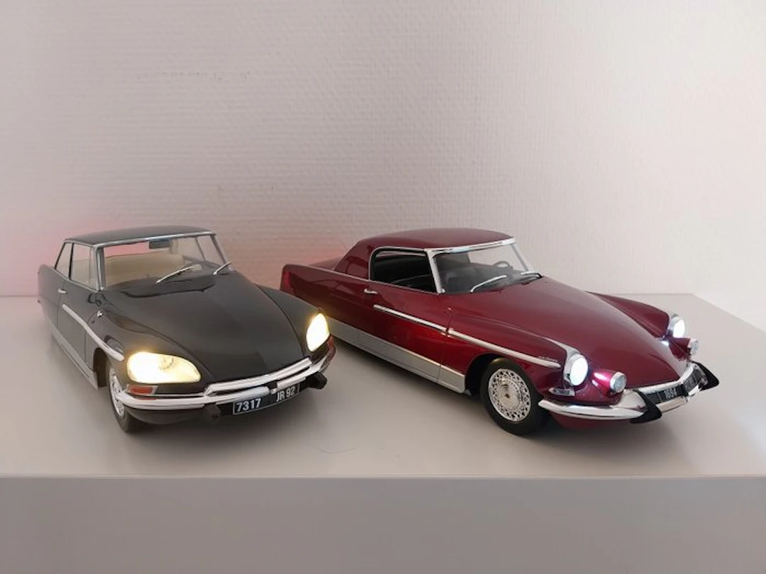 Norev 1:18 - Model car (2) - Citroën DS coupé