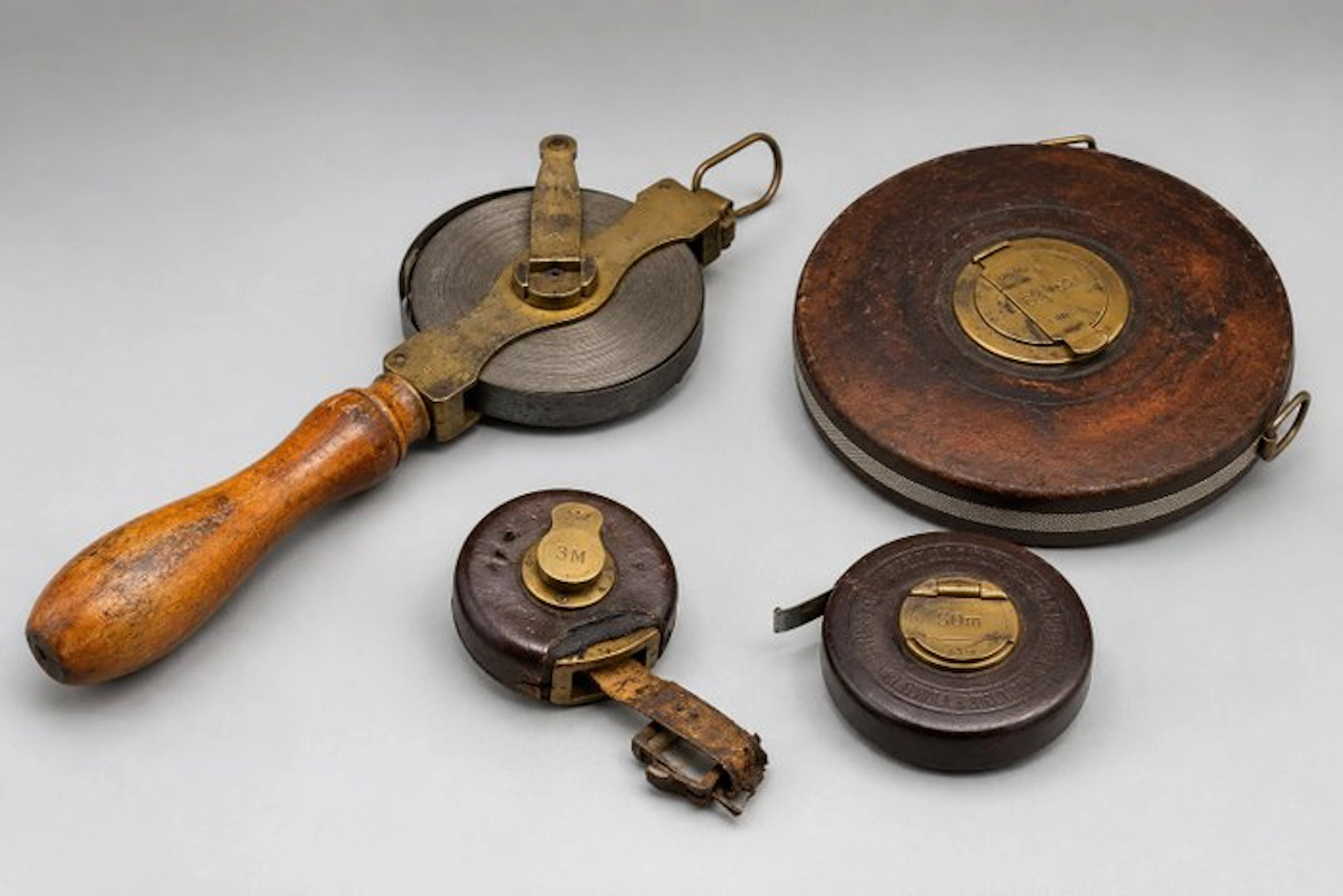 Vier antieke meetlinten – Chesterman Sheffield – Messing