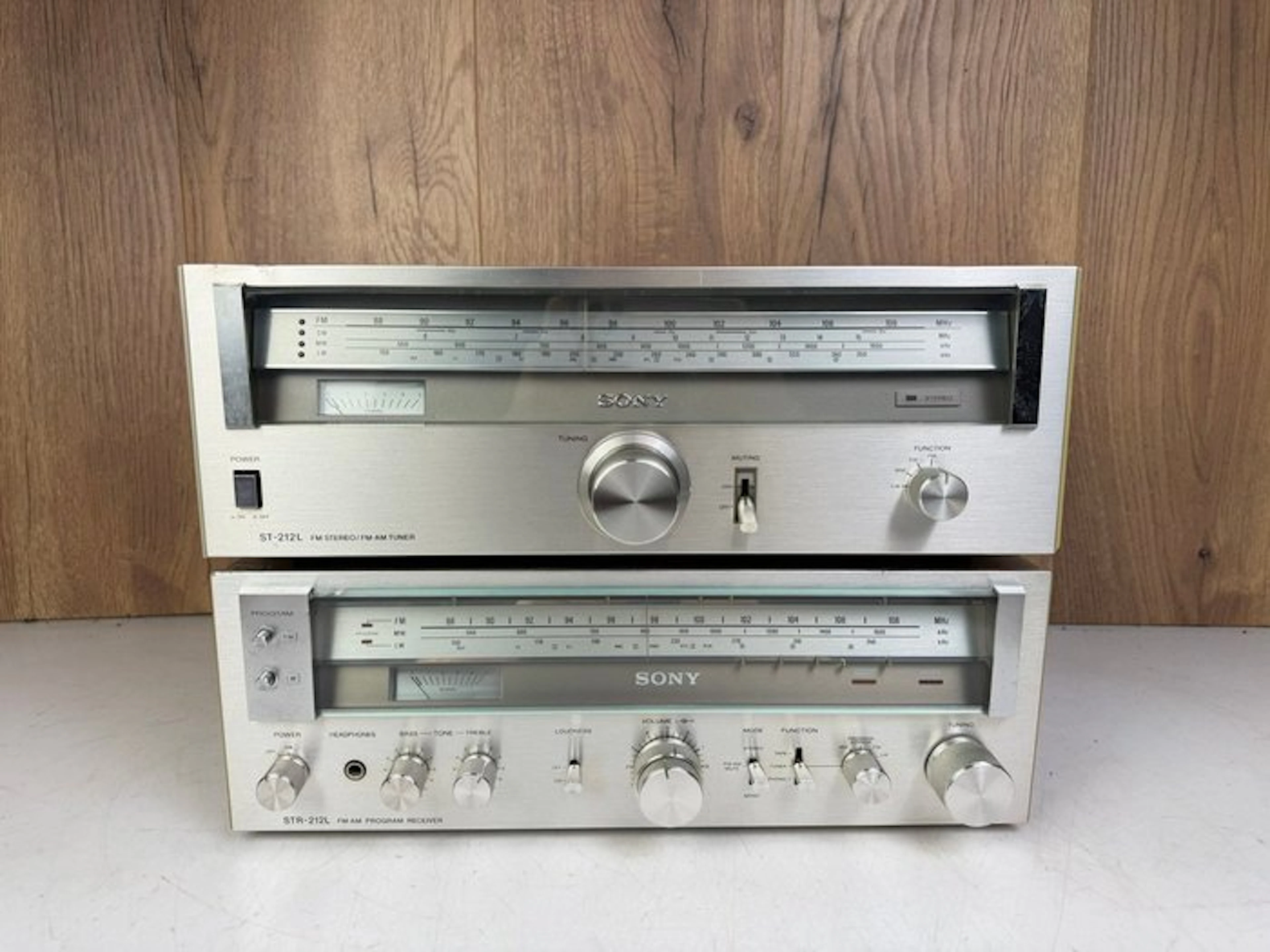 Sony - STR-212L Receiver - ST-212L Tuner Stereo set