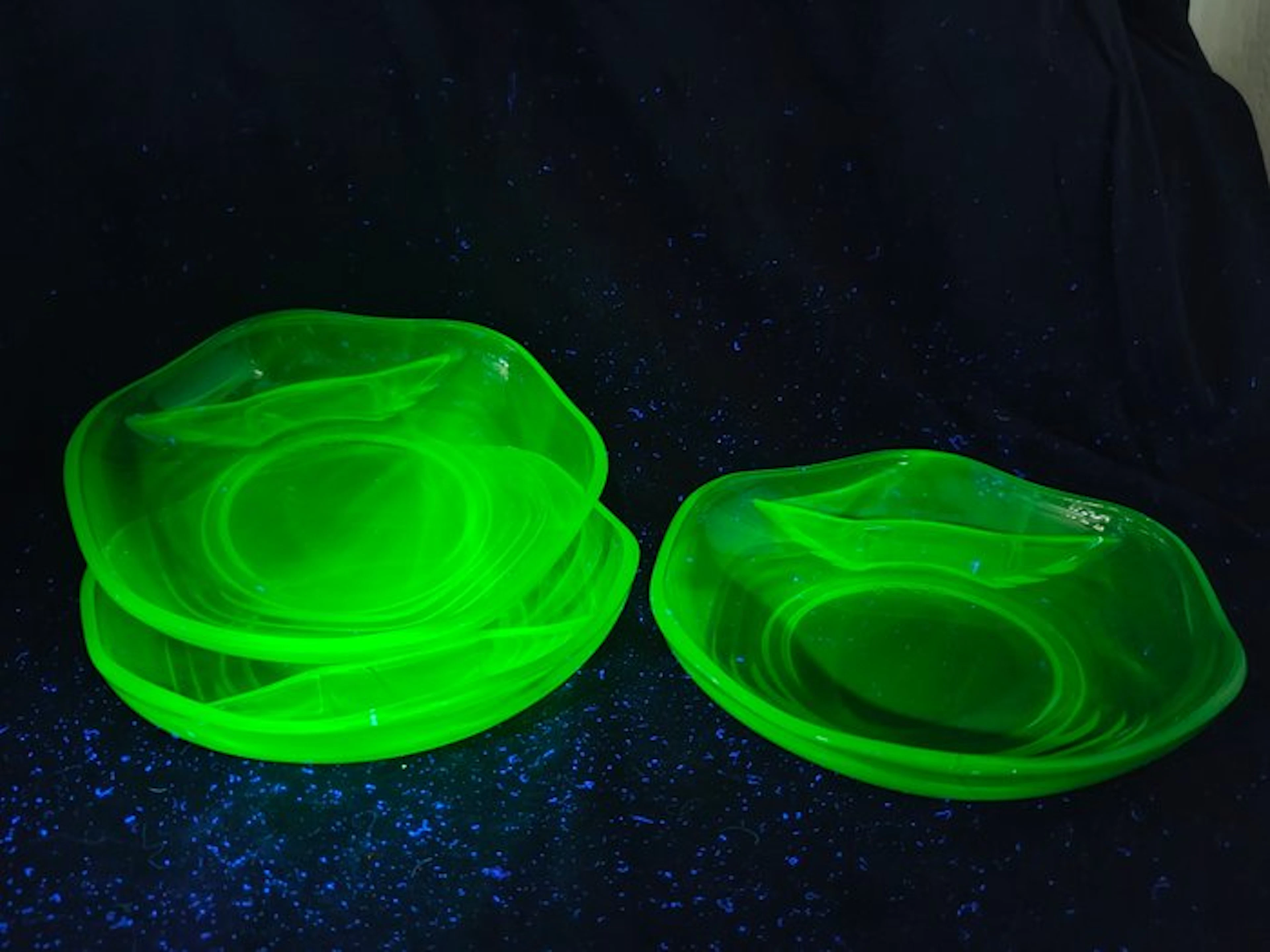 D.R.G.M - Plate (4) - Uranium glass - 4 D.R.G.M. Uranium black