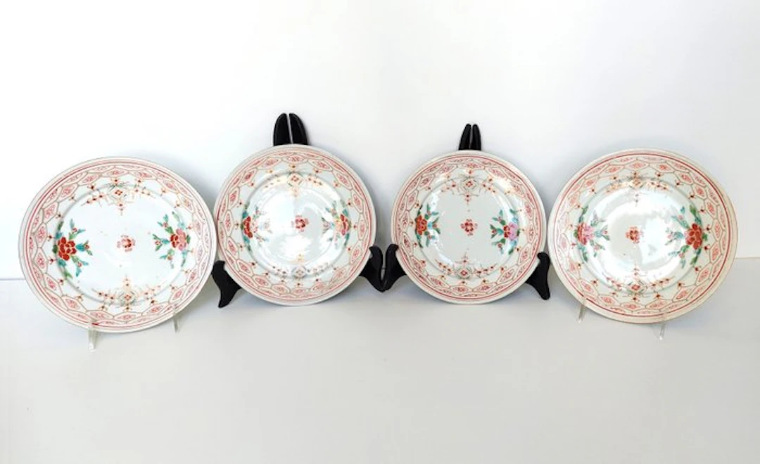 Four Arita porcelain plates - Porcelain - Marked...