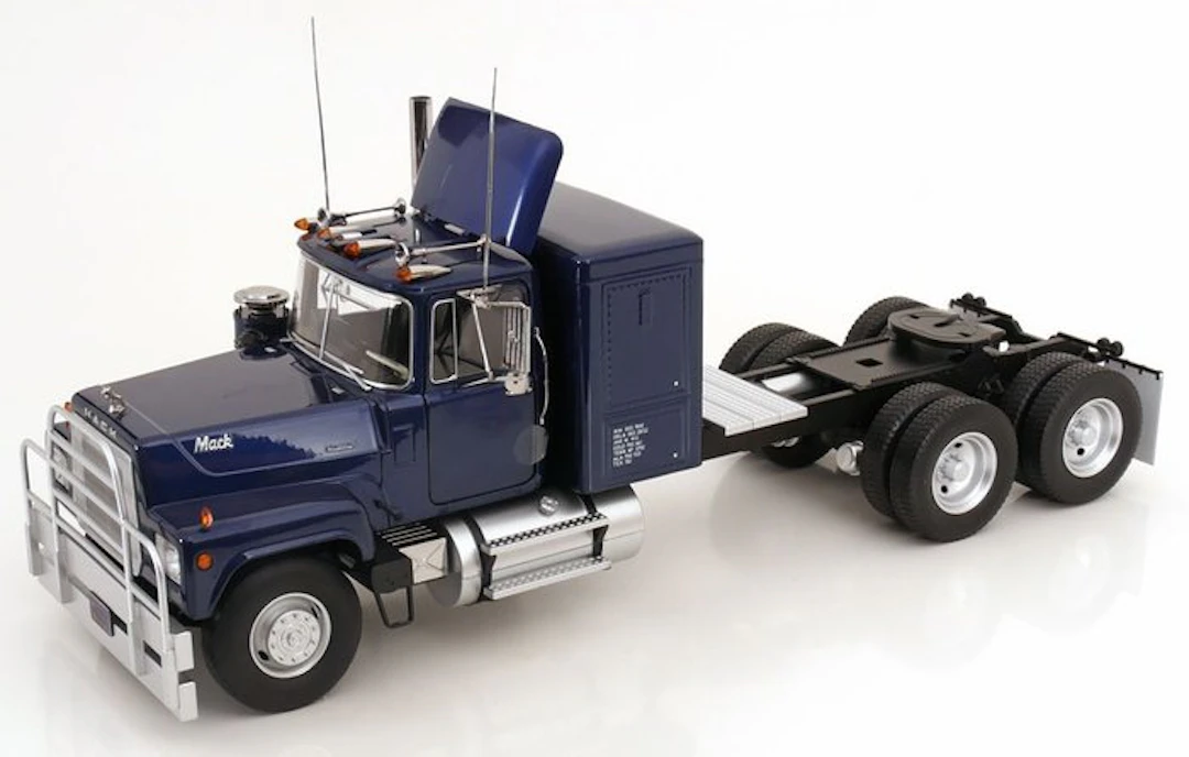 Road Kings 1:18 - Model truck - Mack RL 700L 1974