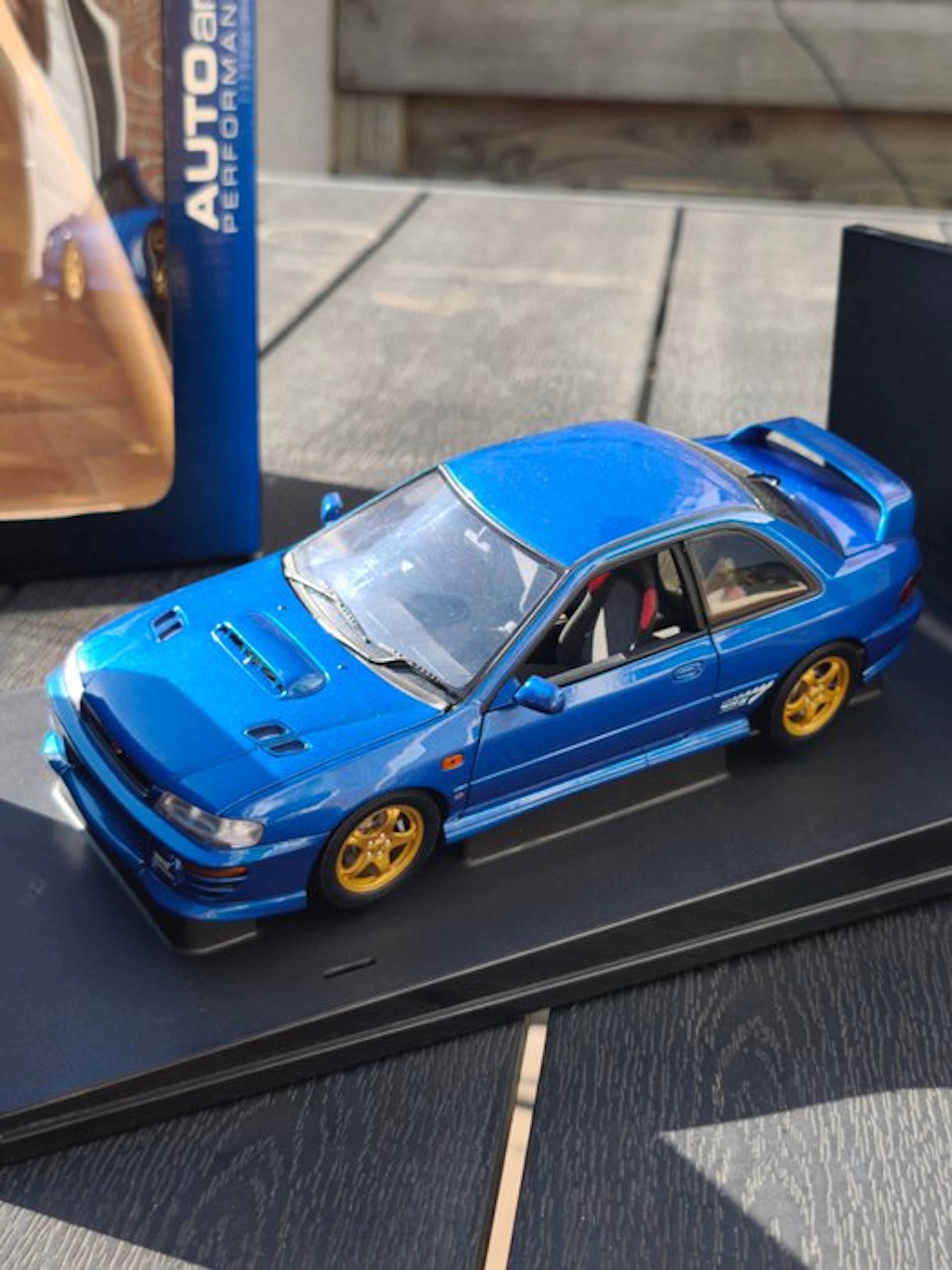 Autoart 1:18 - Model car - Subaru Impreza Type R 22B