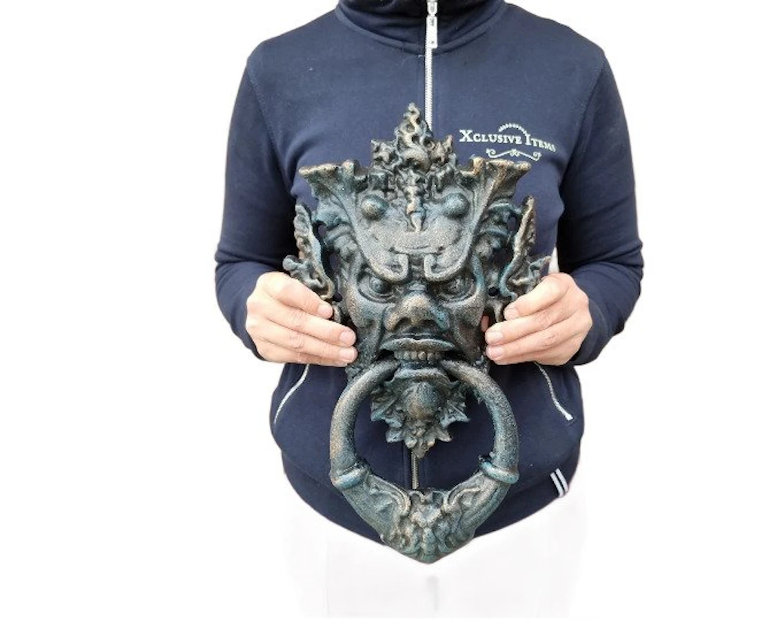 Sculpture, XL Iron Door Knocker - 36 cm - Iron - 2026
