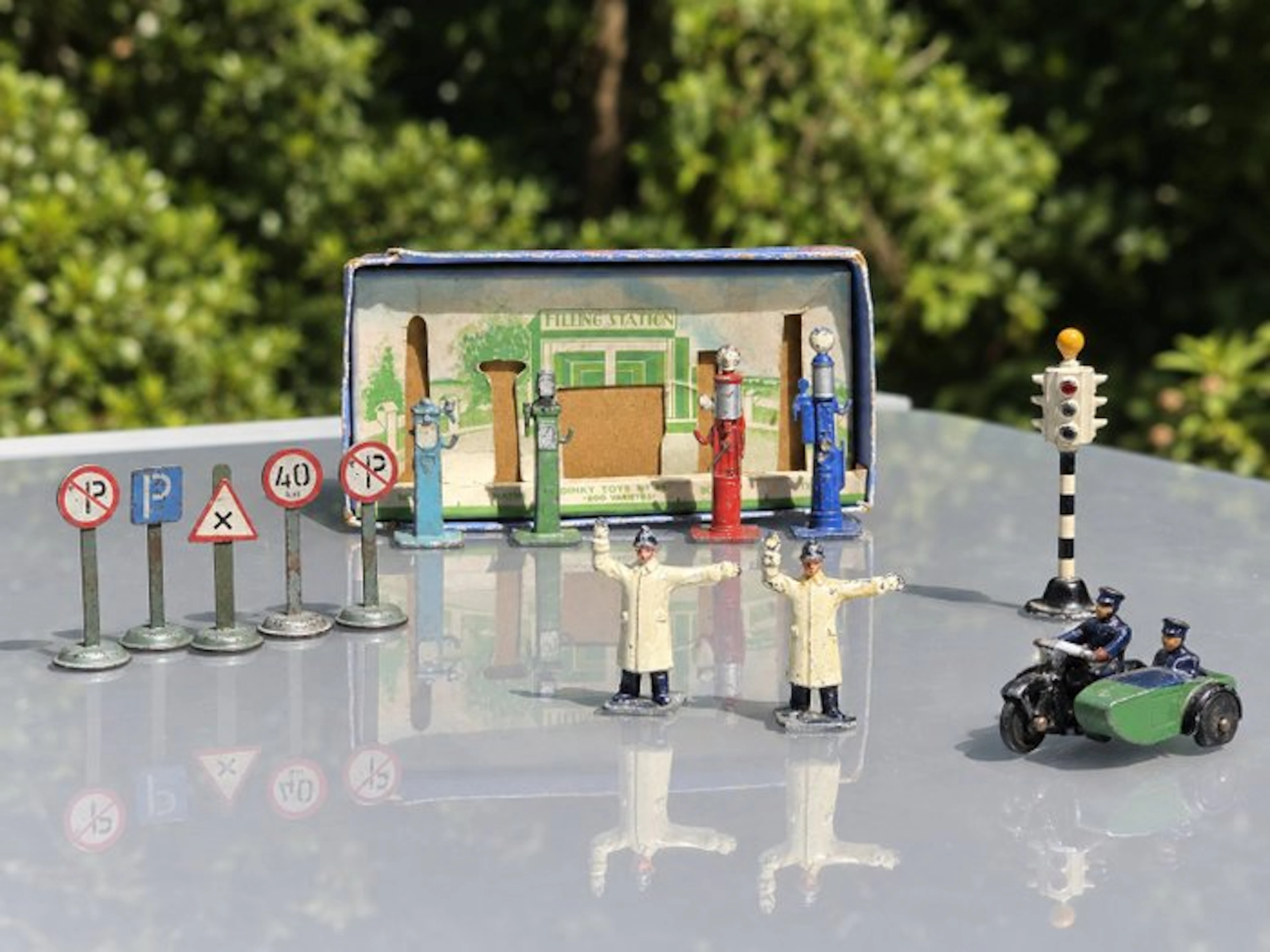 Dinky Toys - Model car (18) - Dinky Toys Meccano...