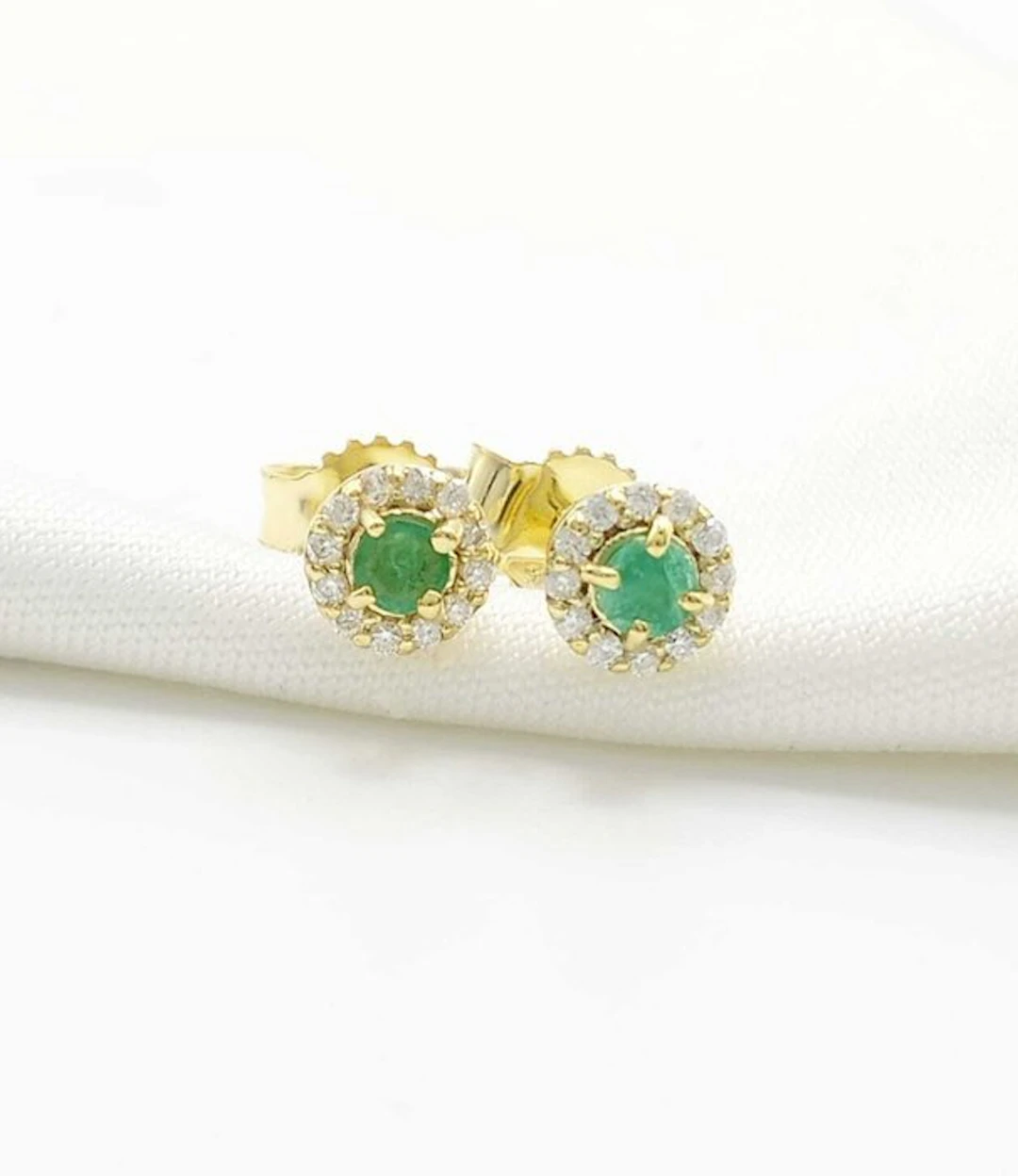 Stud earrings - 14 kt. Yellow gold Emerald - Diamond - 585