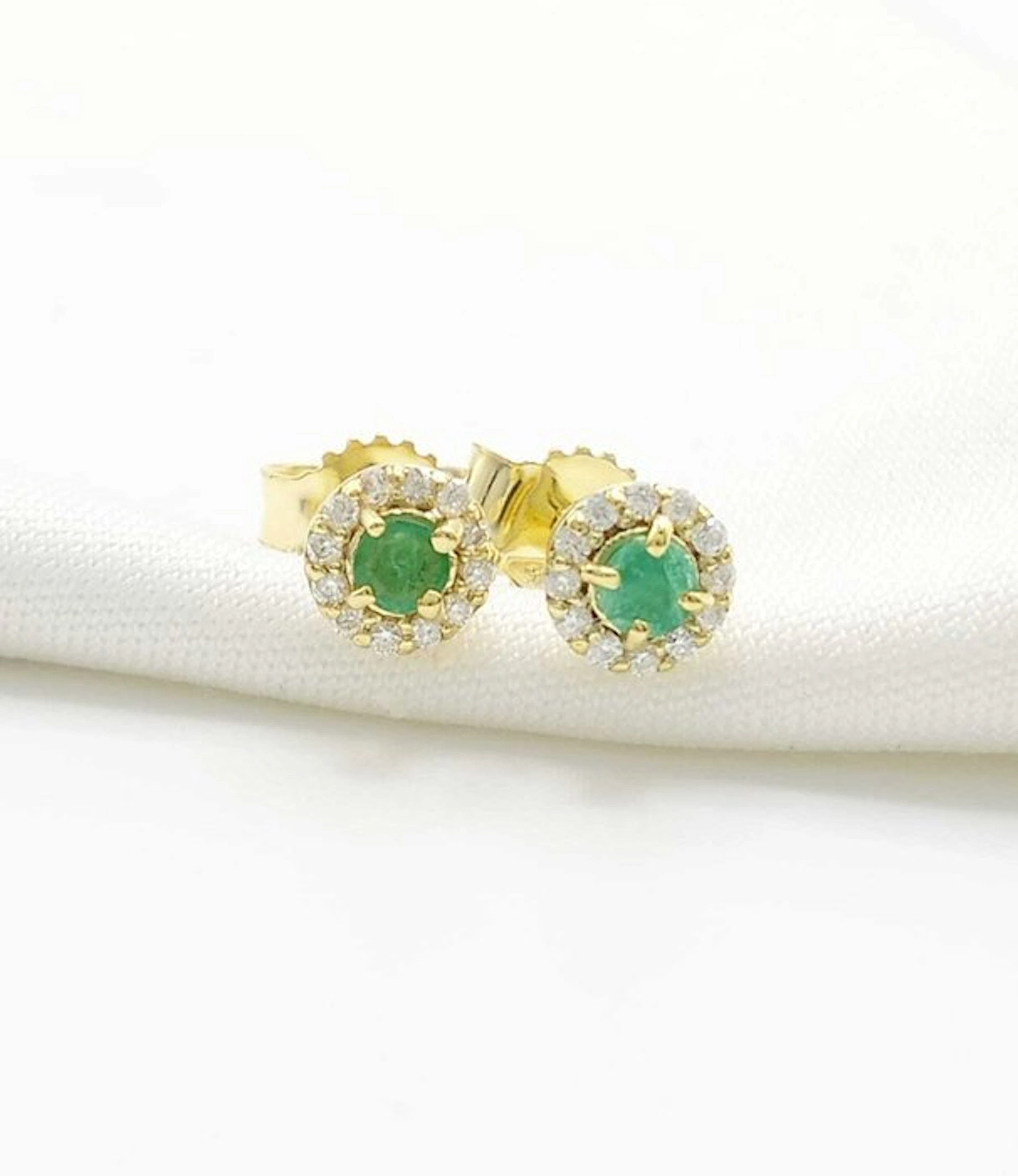 Stud earrings - 14 kt. Yellow gold Emerald - Diamond - 585