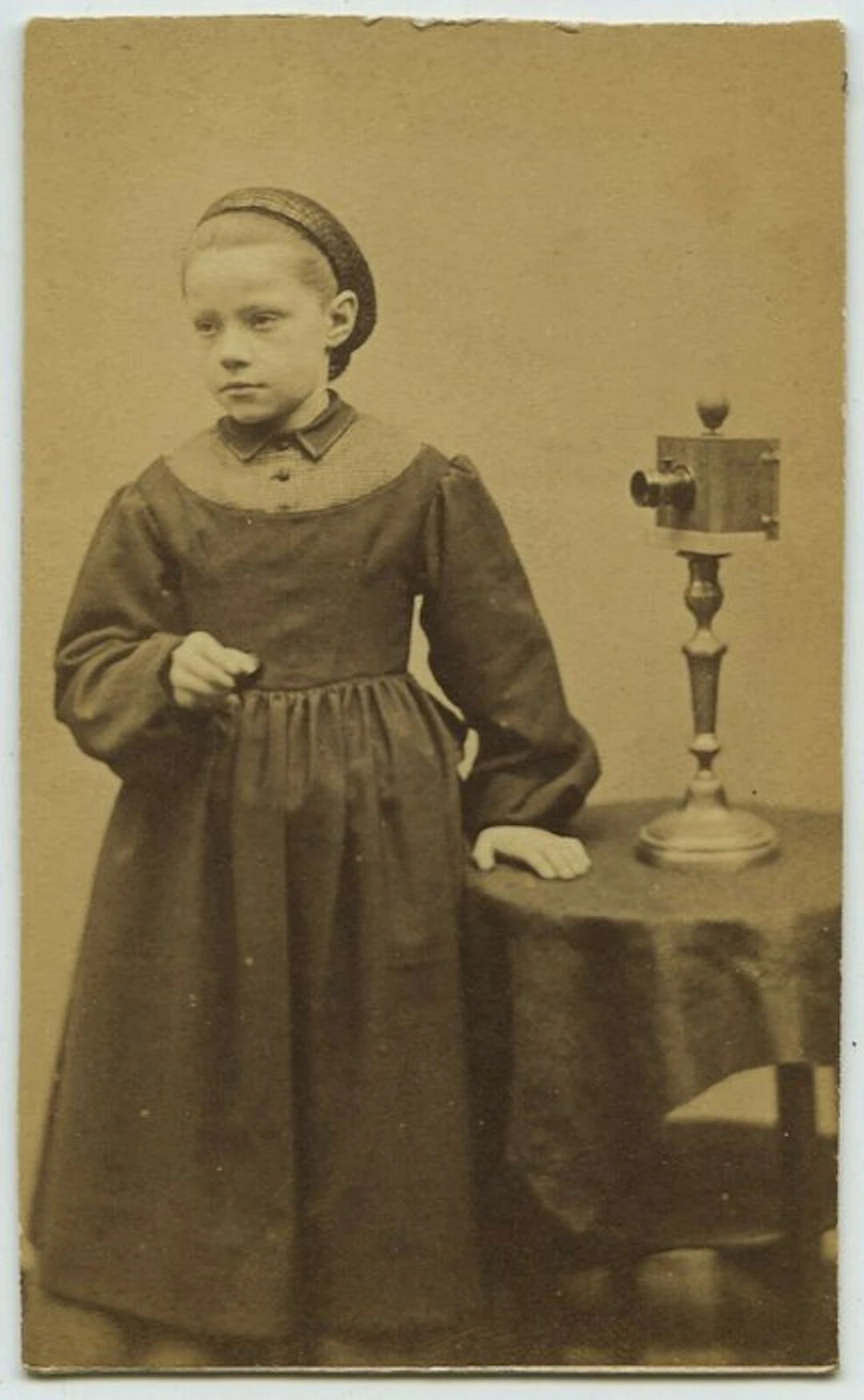 DUBRONI unique au monde : CDV photo d'un dubroni , vers 1870 Analogue camera