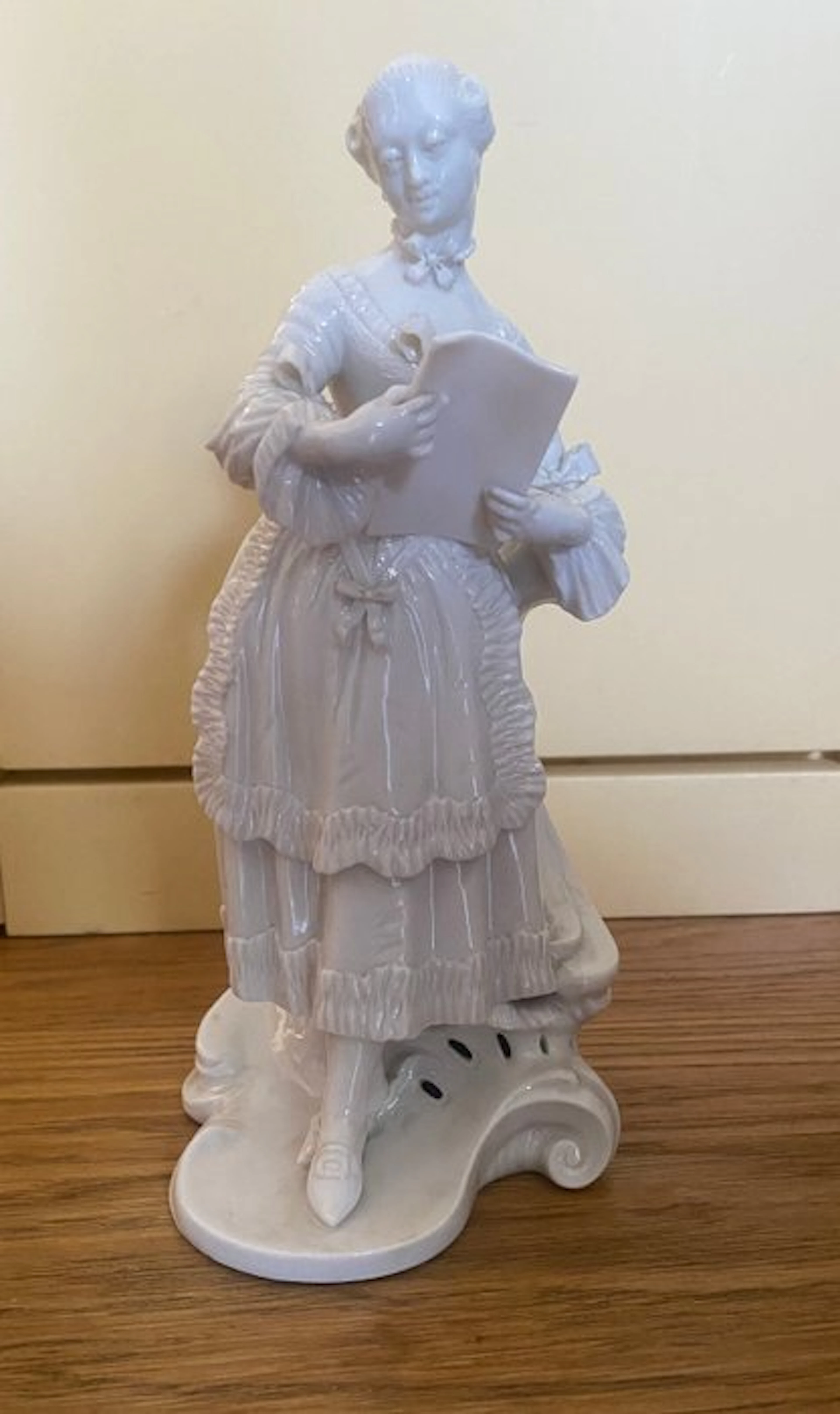 Nymphenburg - Sculpture, Corine Commedia dell’Arte - 18.75 cm - Porcelain