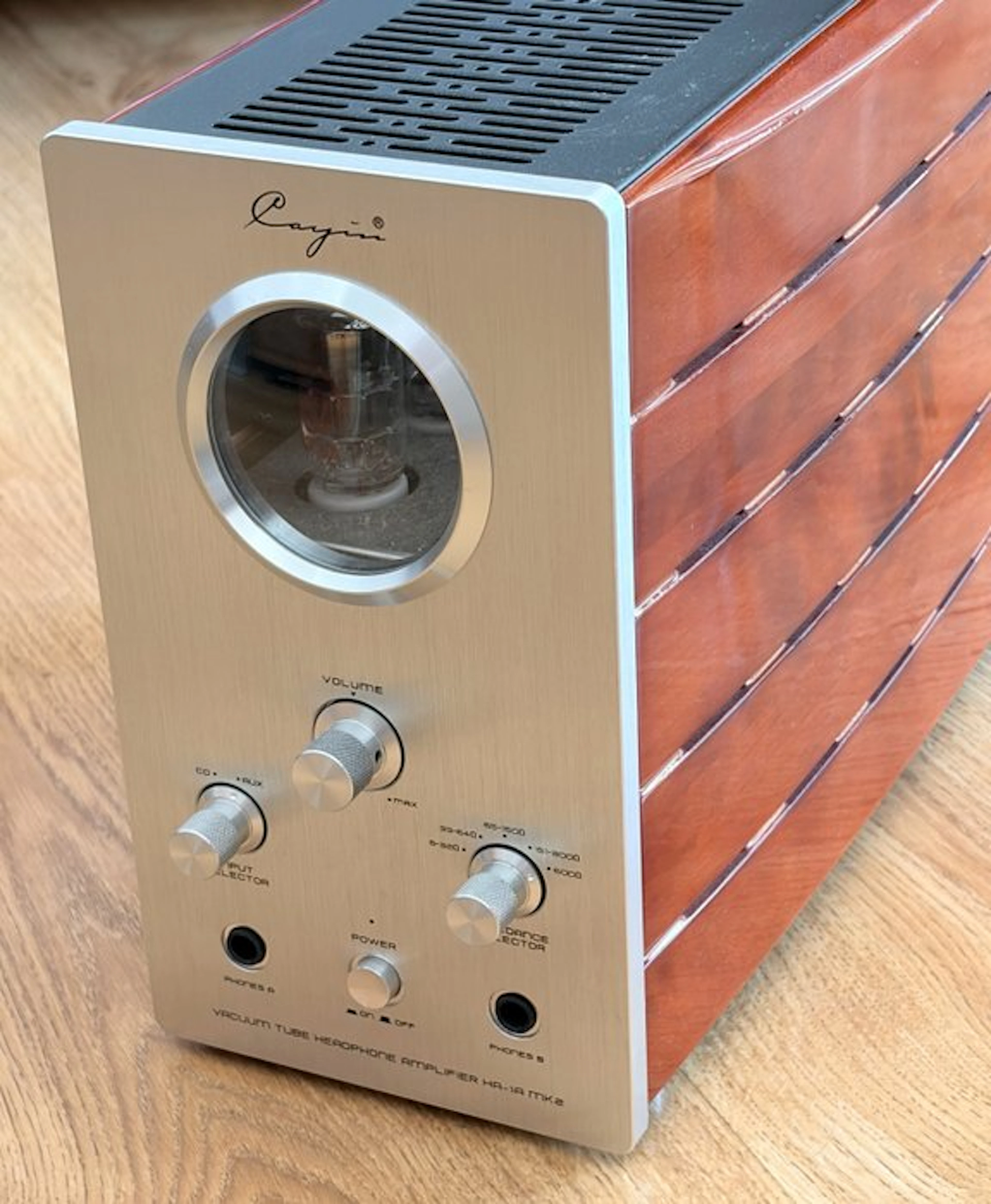 Cayin Single-Ended Vacuum Headphone Amplifier - HA-1A MK2 Tube preamplifier