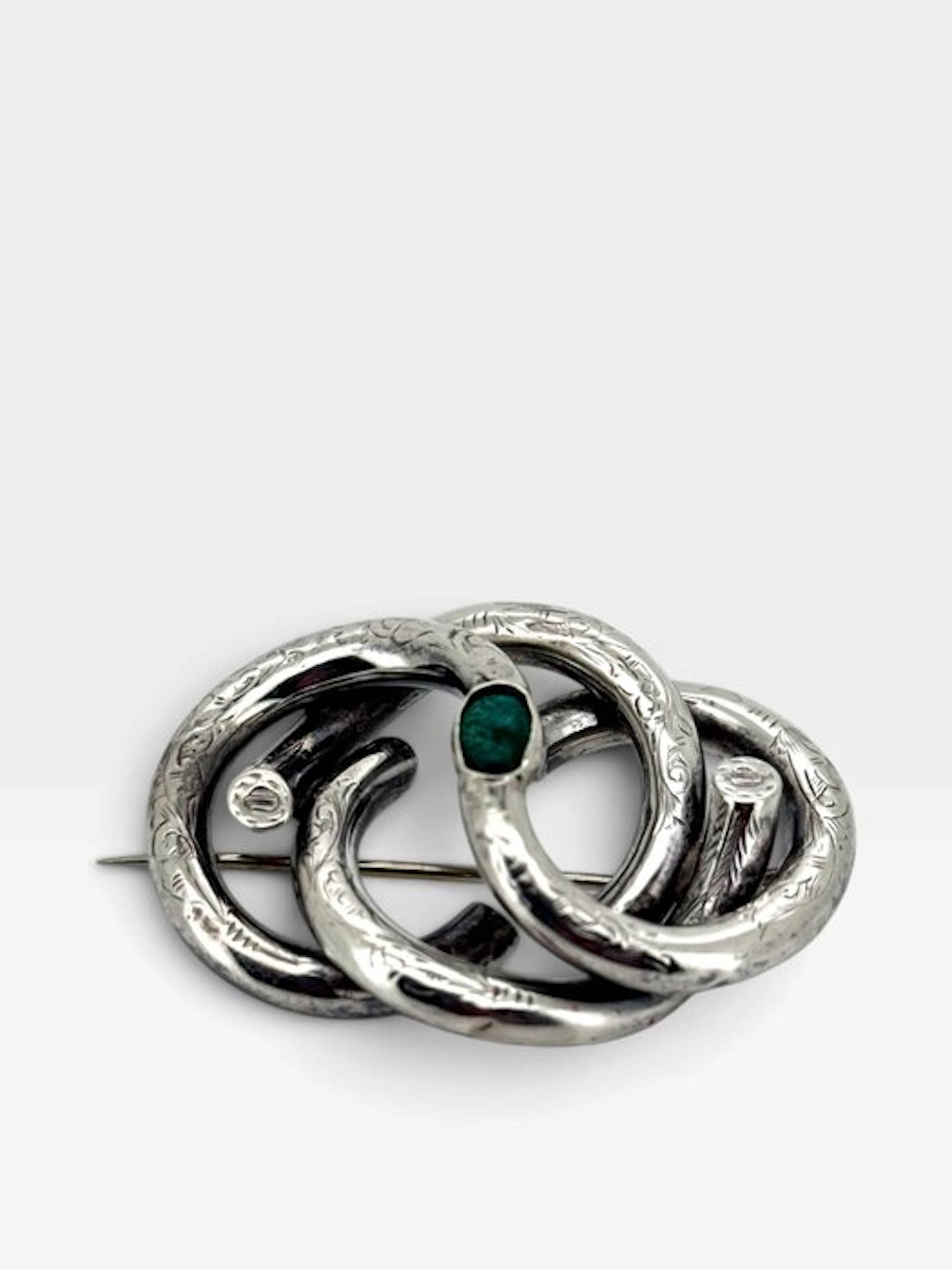 No reserve price - Brooch Silver Emerald - Art Nouveau, rough emerald
