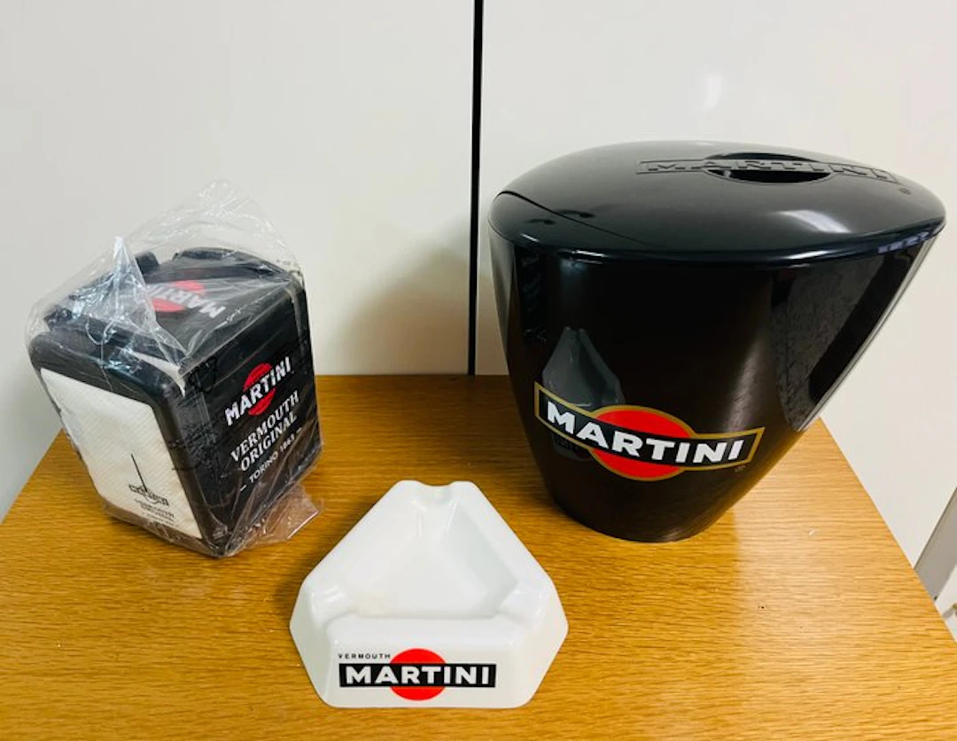 Martini - Ashtray (3) - cenicero, servilletero y cubitera - Bakelite, Plastic